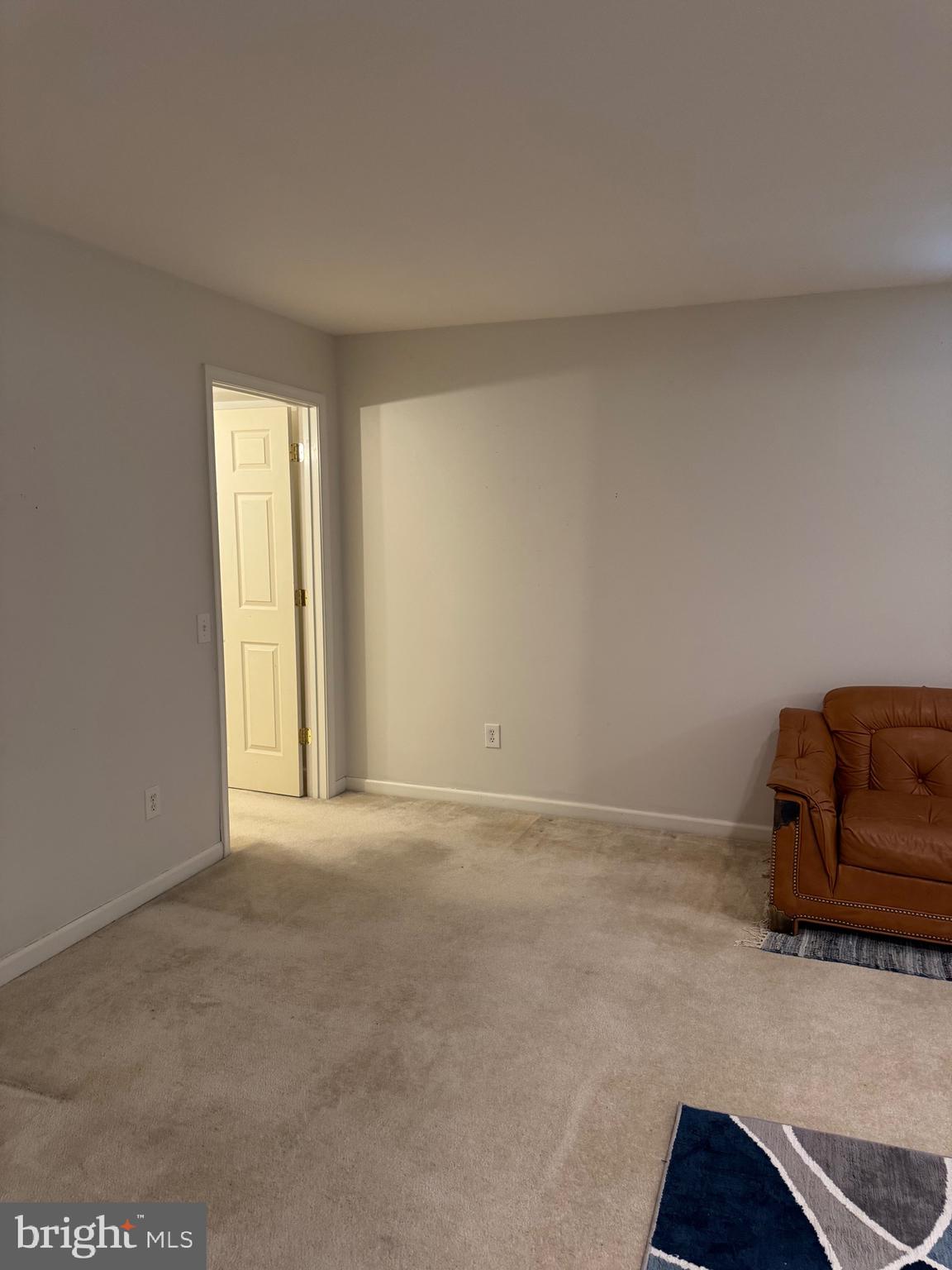 ASHBURN VILLAGE - Residential Lease