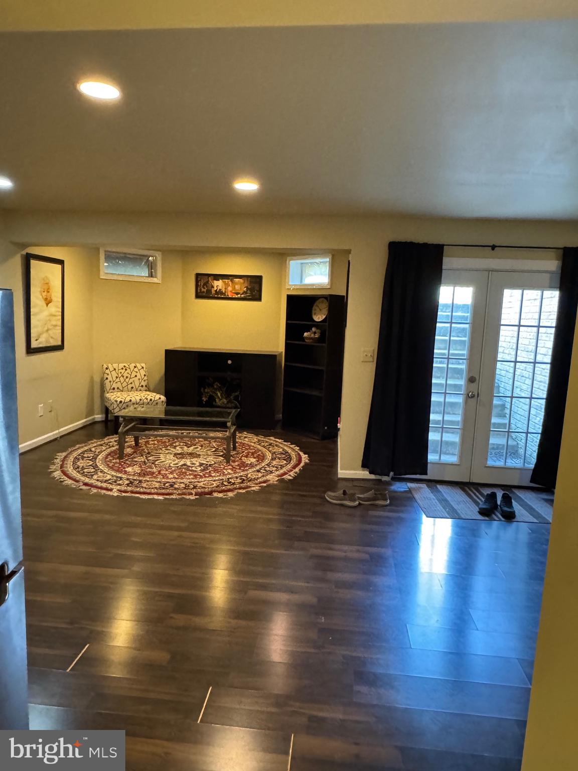 ASHBURN VILLAGE - Residential Lease