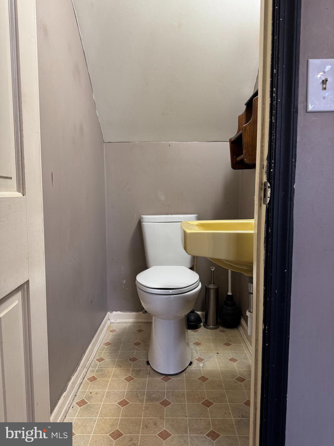 PEMBROKE HILLS - Residential