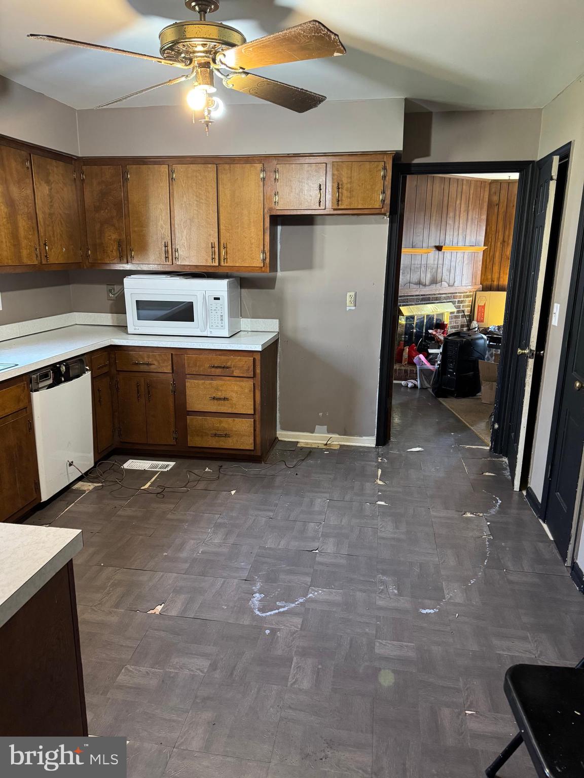 PEMBROKE HILLS - Residential