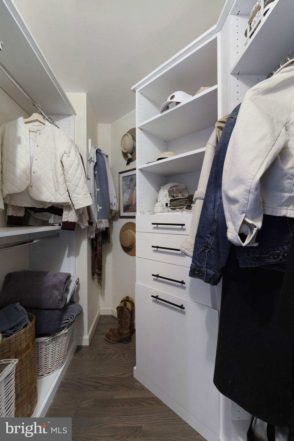 PENDERBROOK - Residential