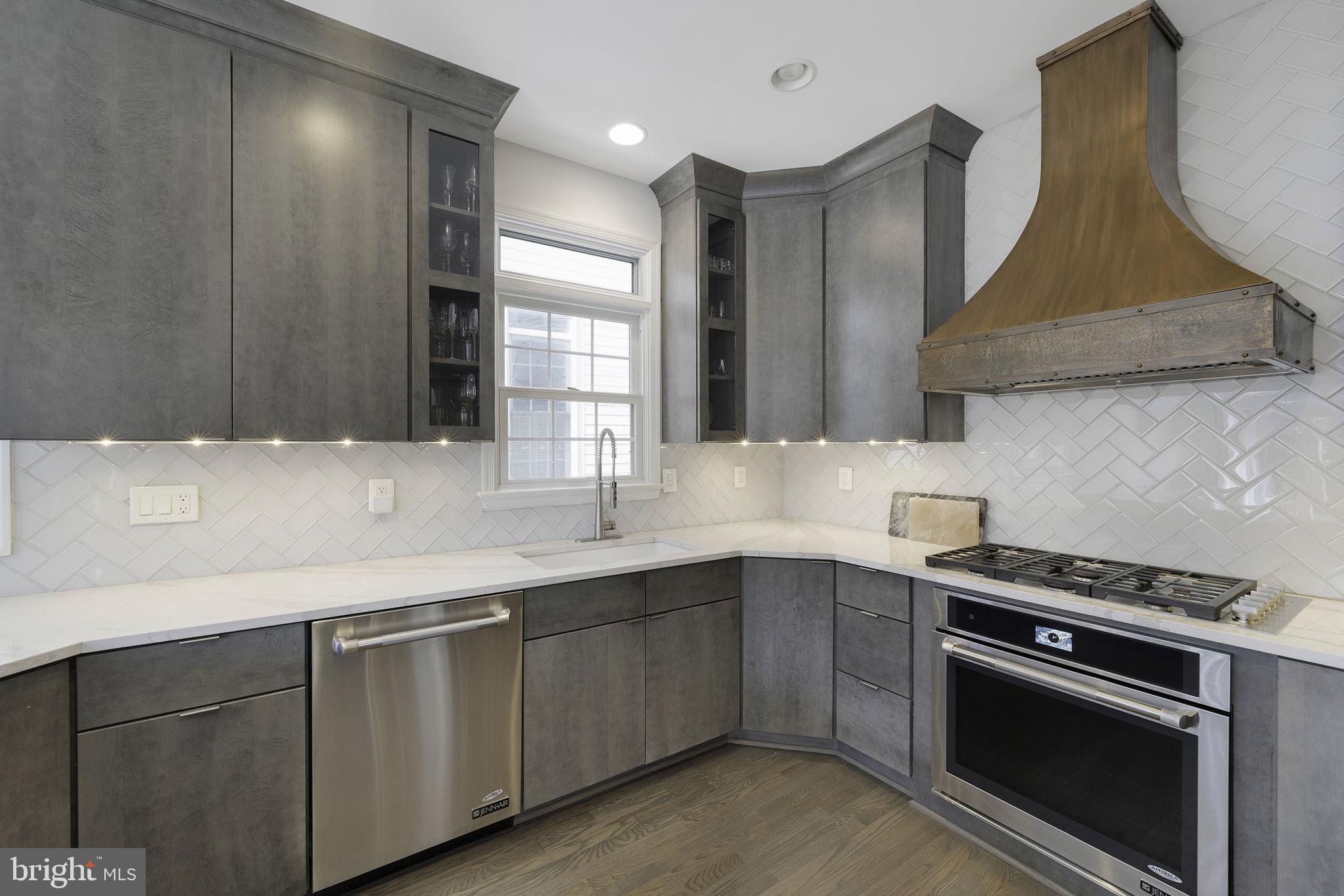 PENDERBROOK - Residential