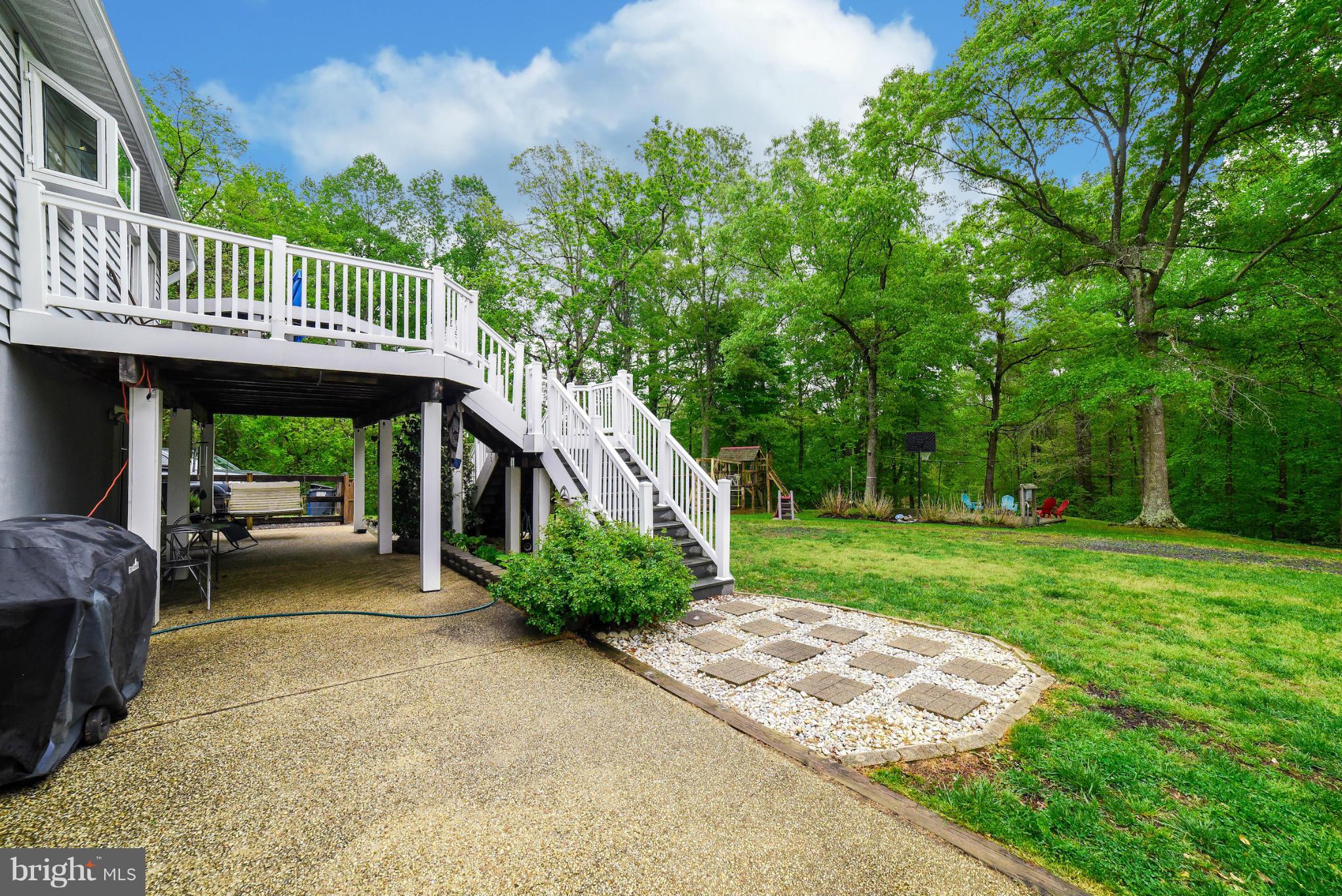 BEVERLY ESTATES - Residential