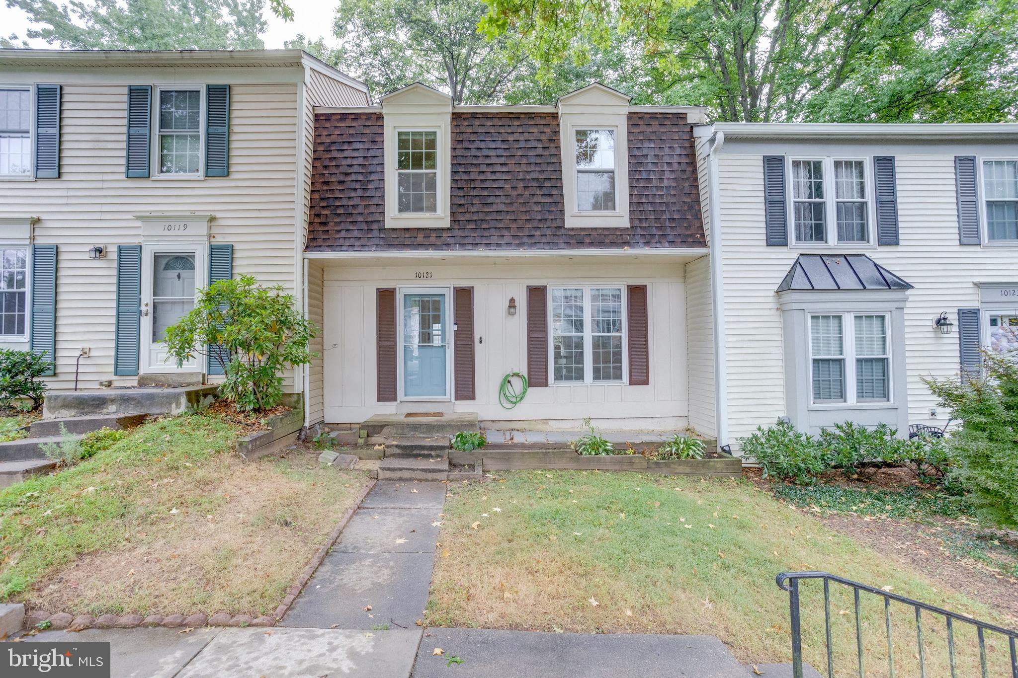 10121 SASSAFRAS WOODS COURT