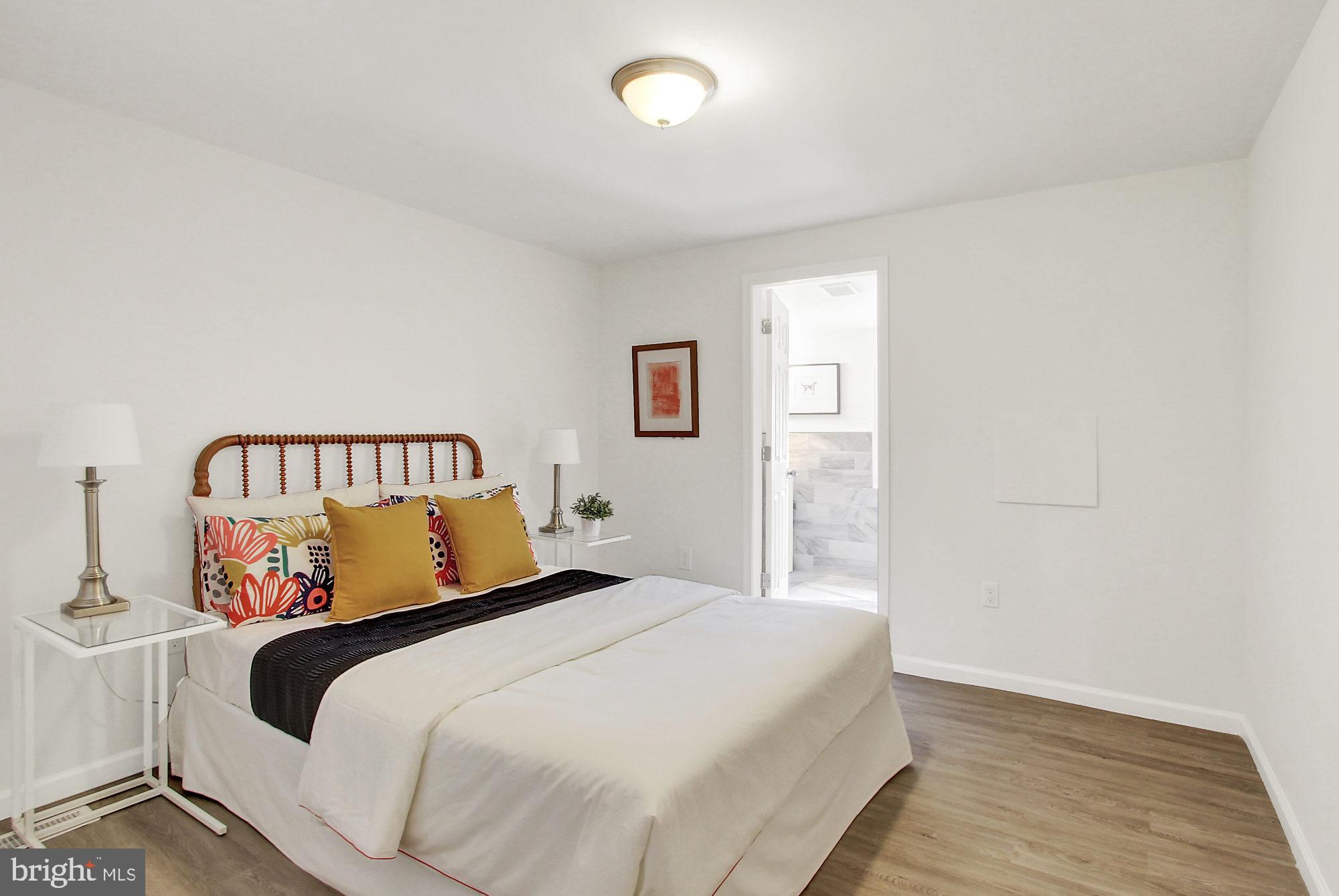 RIVERSIDE - Residential Lease