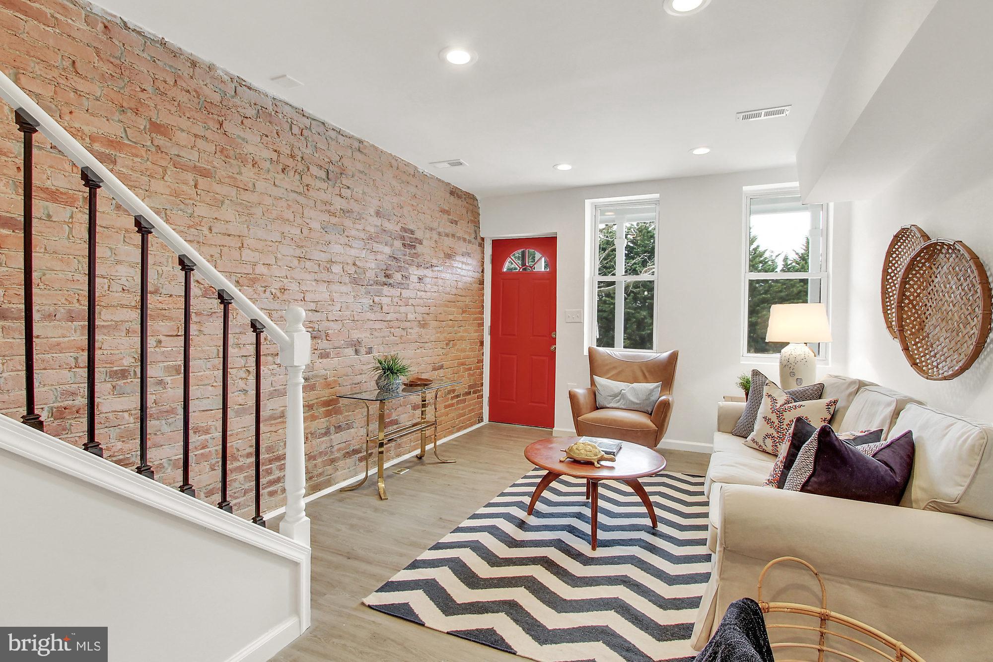 RIVERSIDE - Residential Lease