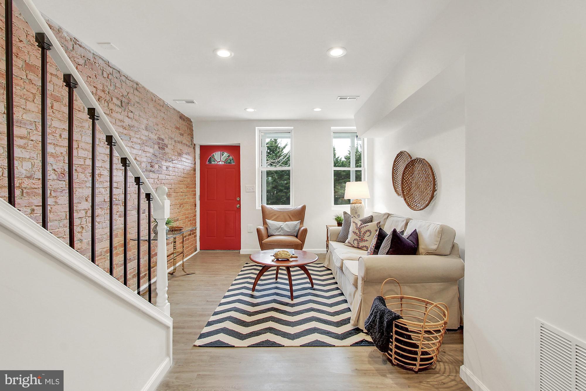 RIVERSIDE - Residential Lease