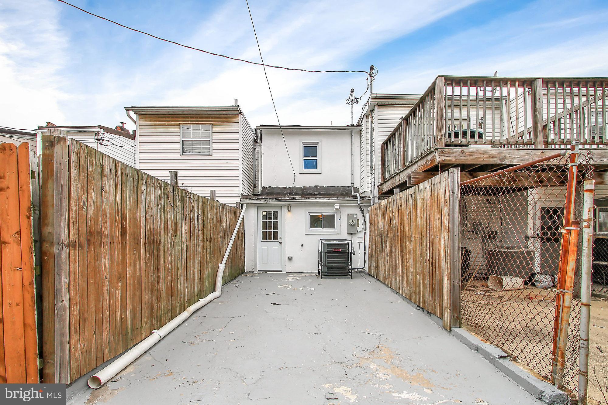 RIVERSIDE - Residential Lease