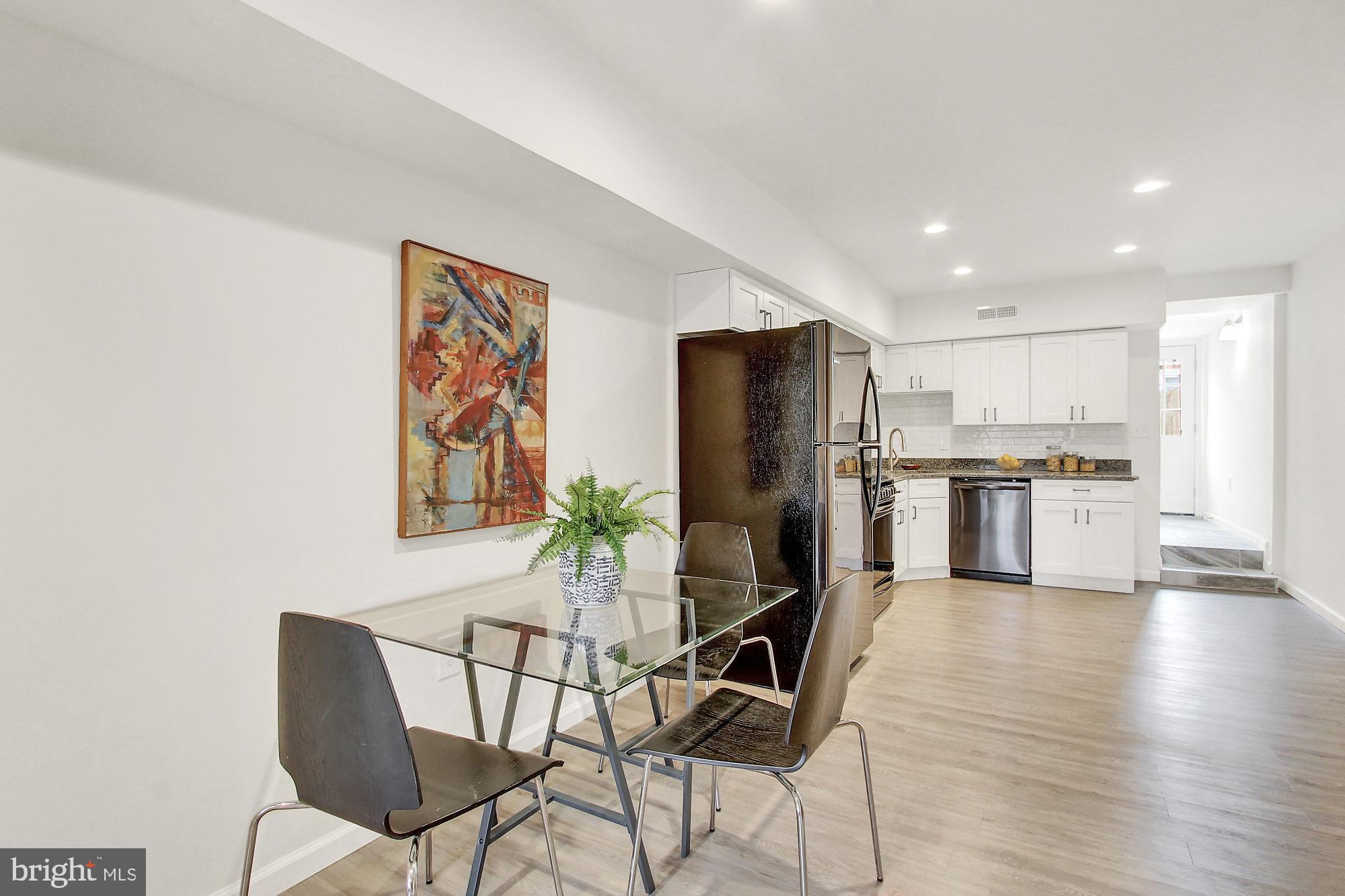 RIVERSIDE - Residential Lease