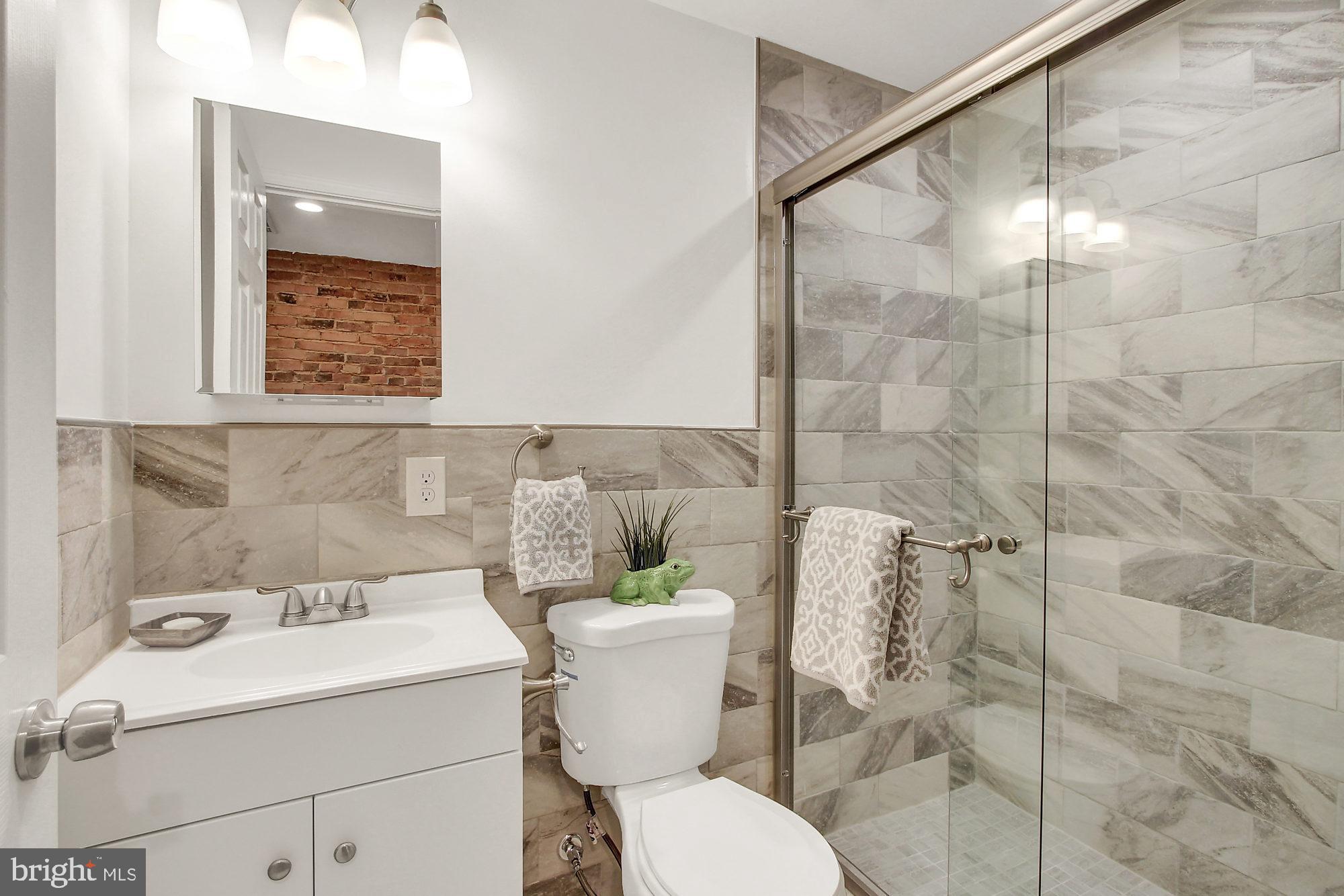 RIVERSIDE - Residential Lease