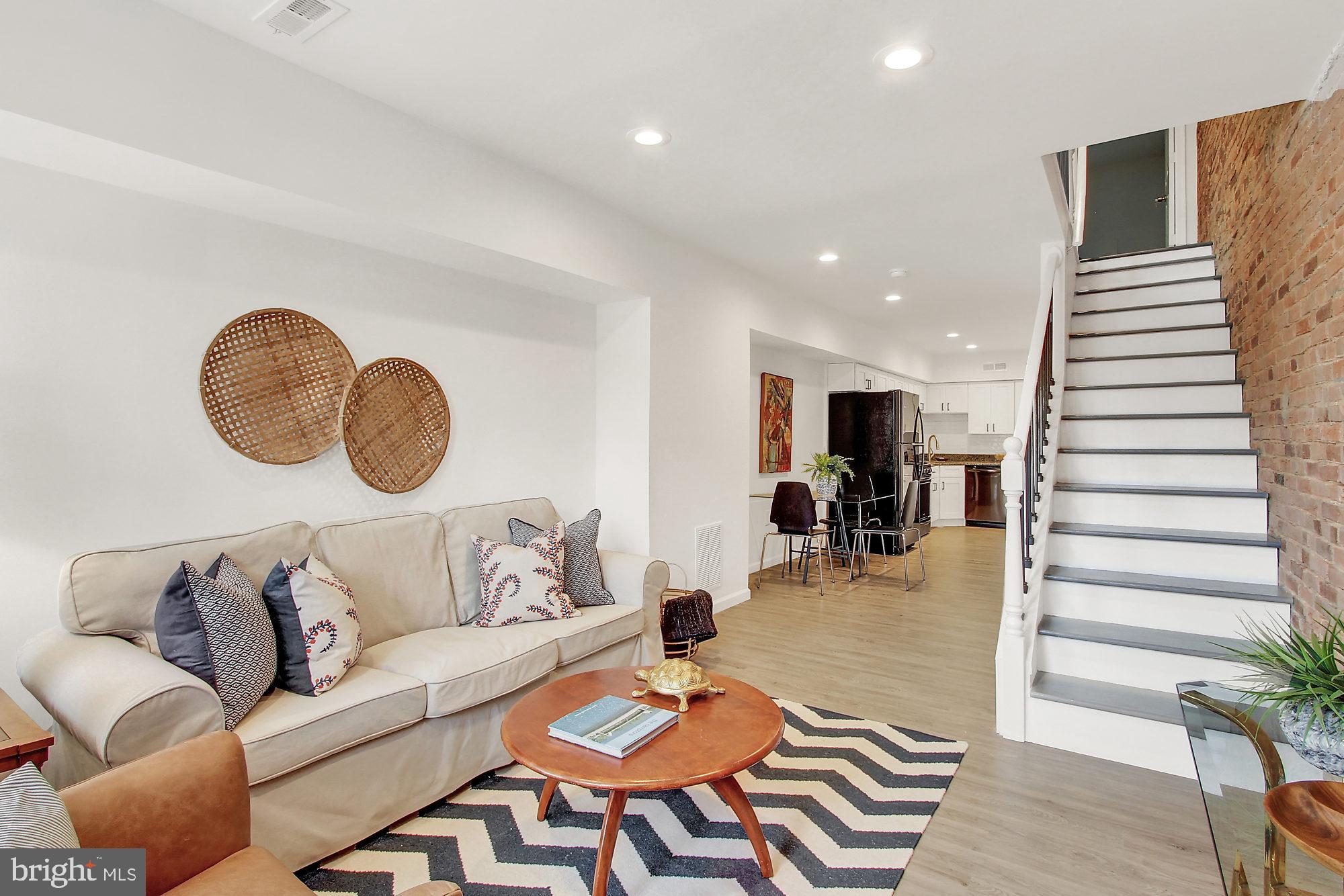 RIVERSIDE - Residential Lease