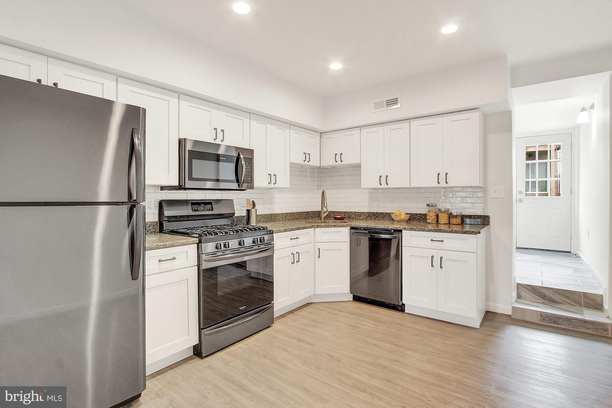 RIVERSIDE - Residential Lease