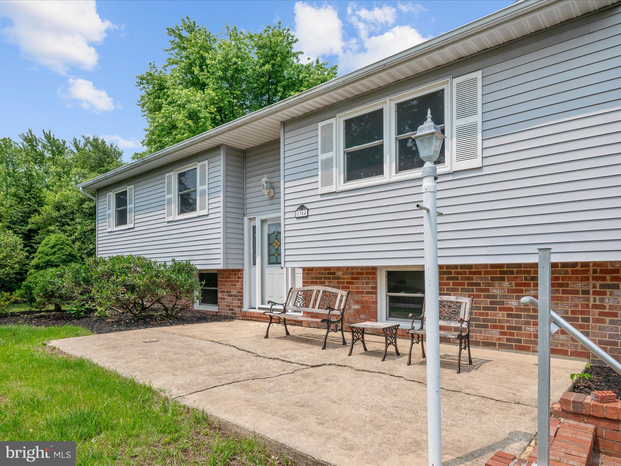 1304 ASHBURTON COURT
