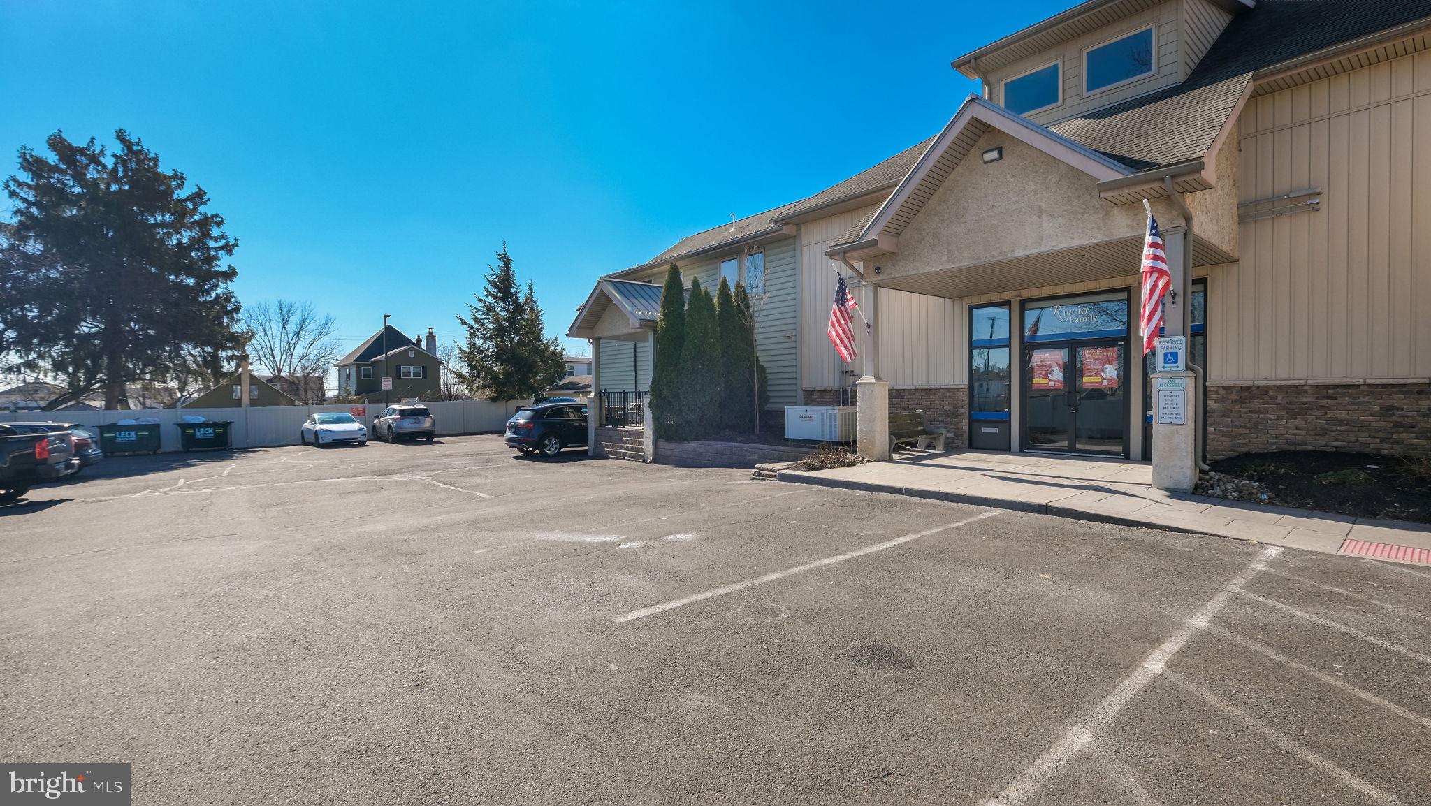 000 - Commercial Lease