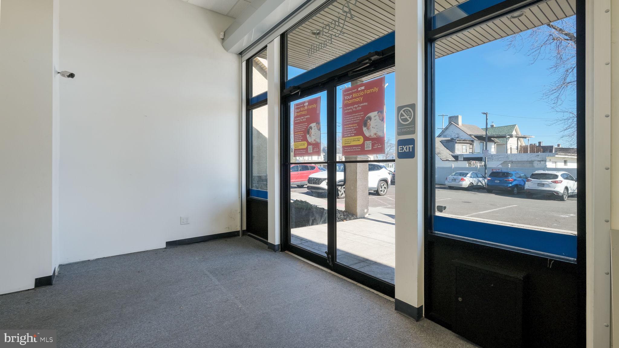 000 - Commercial Lease