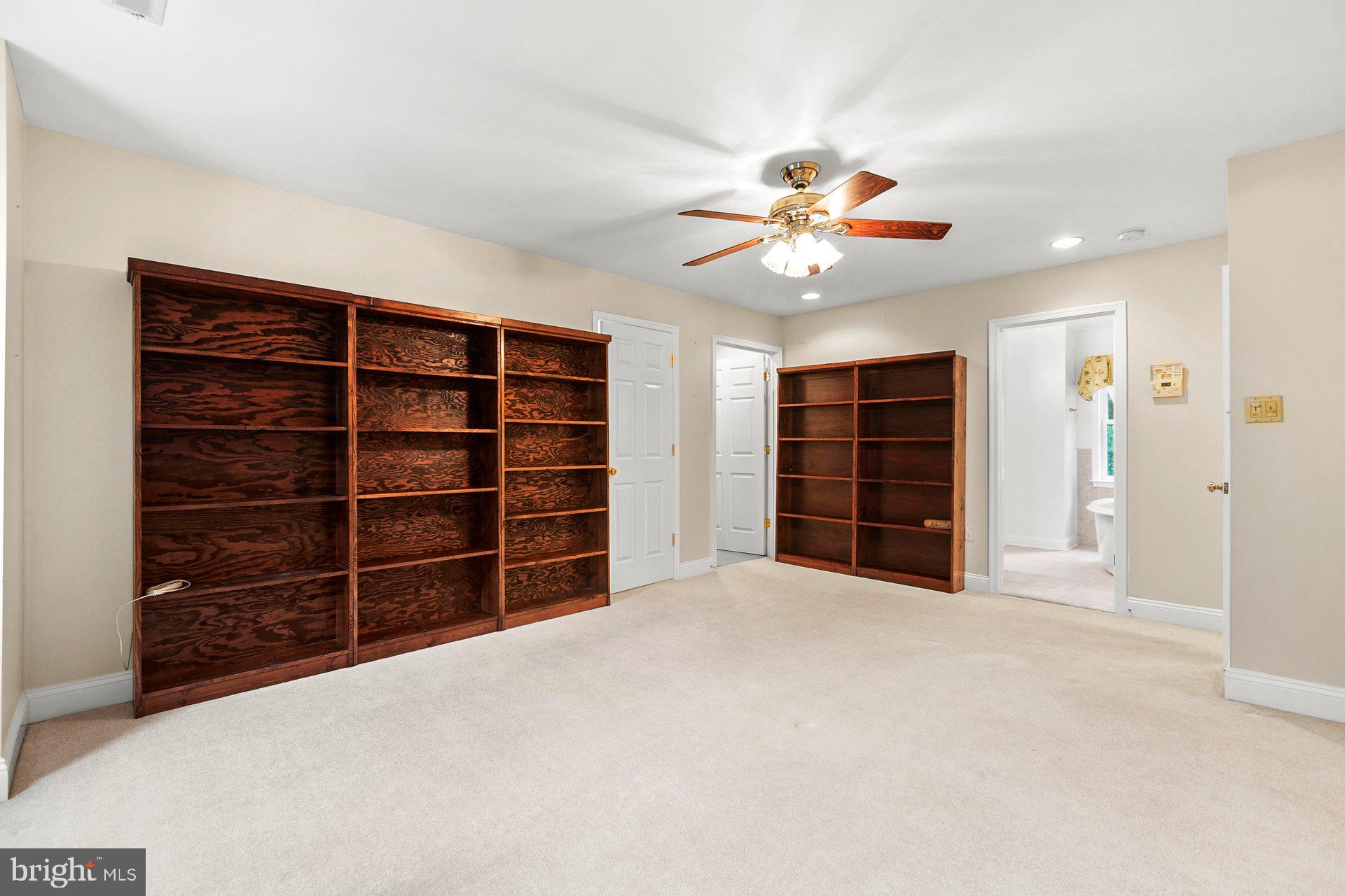 COLONIAL ESTATES - Residential