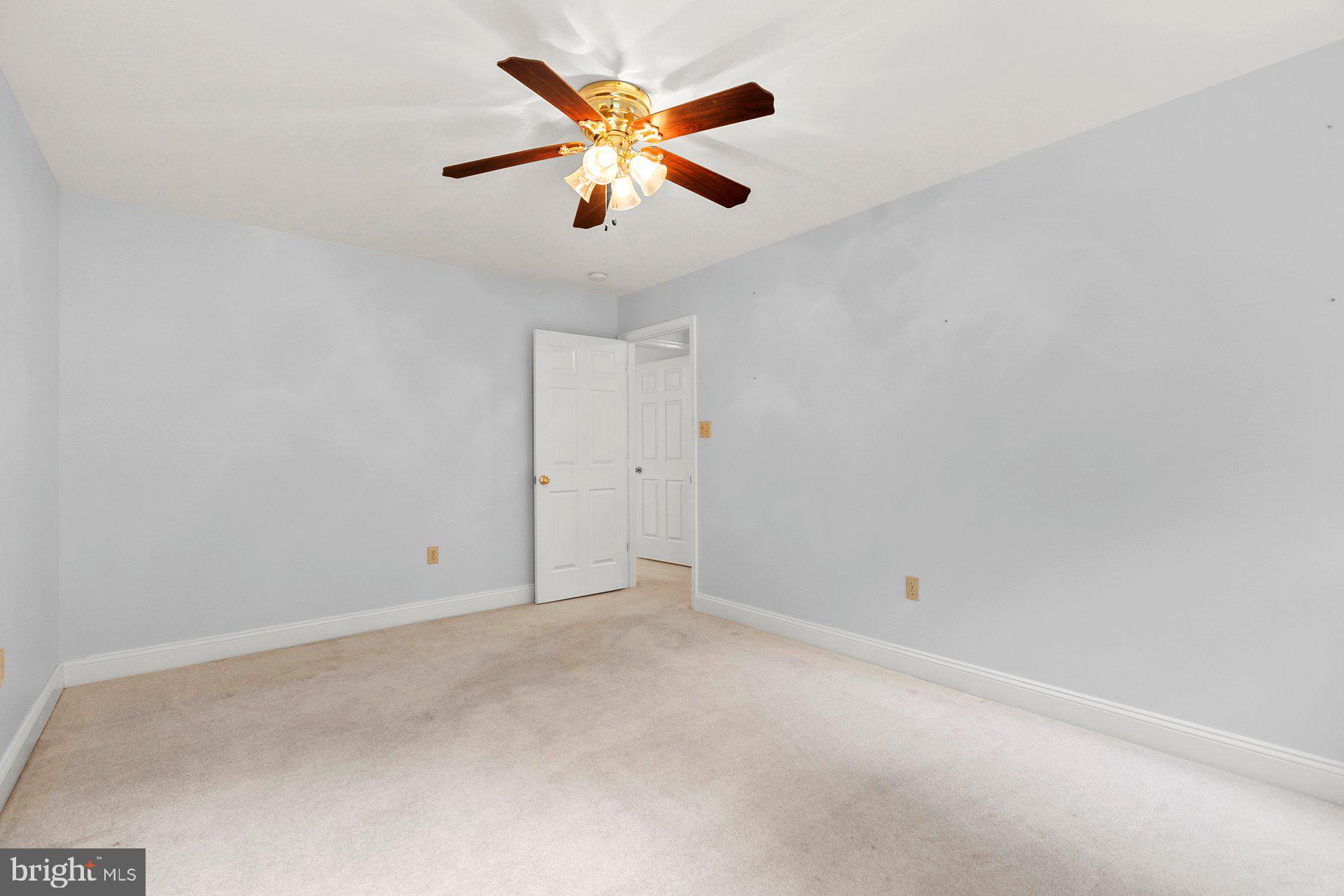 COLONIAL ESTATES - Residential