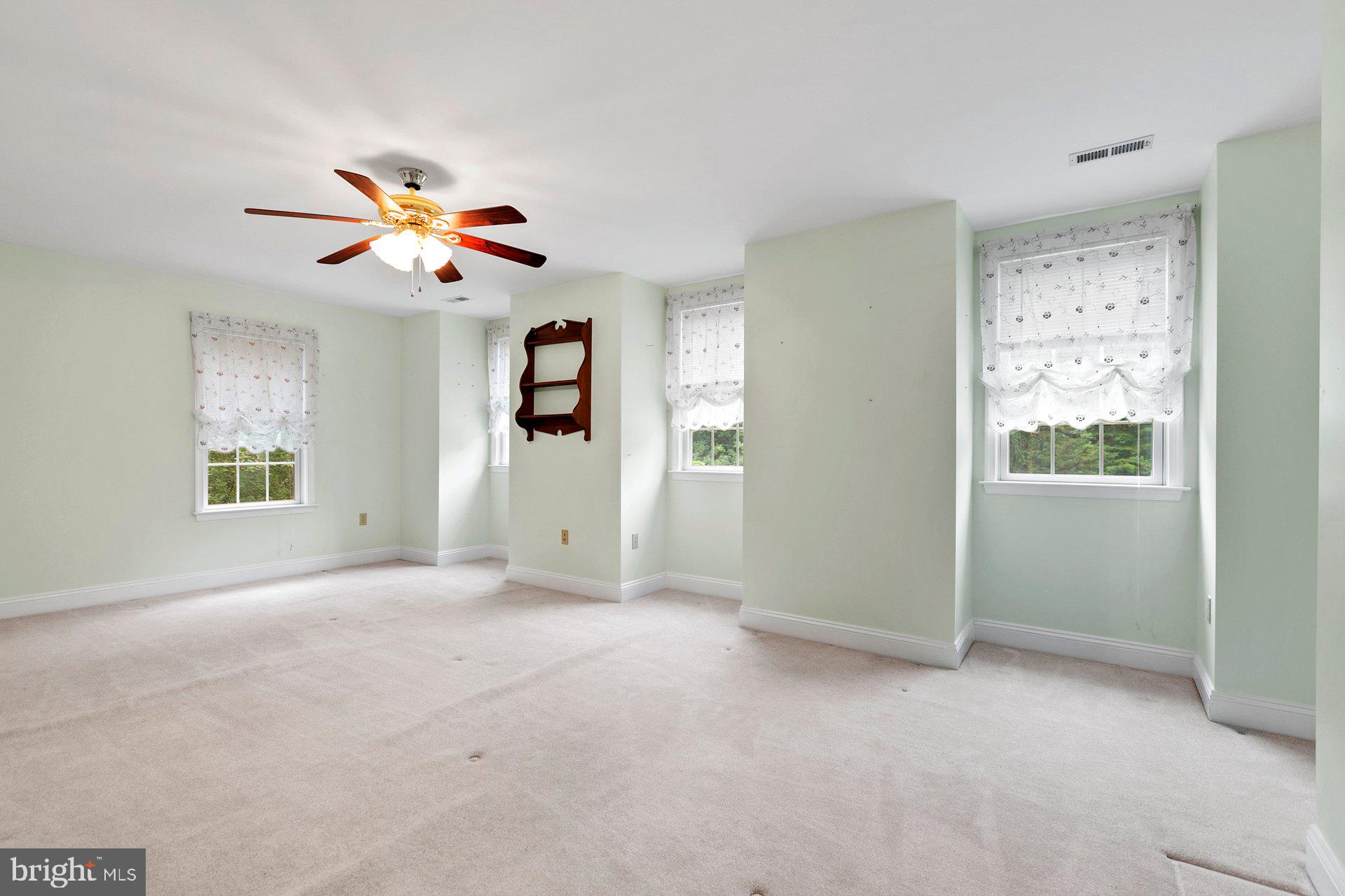 COLONIAL ESTATES - Residential