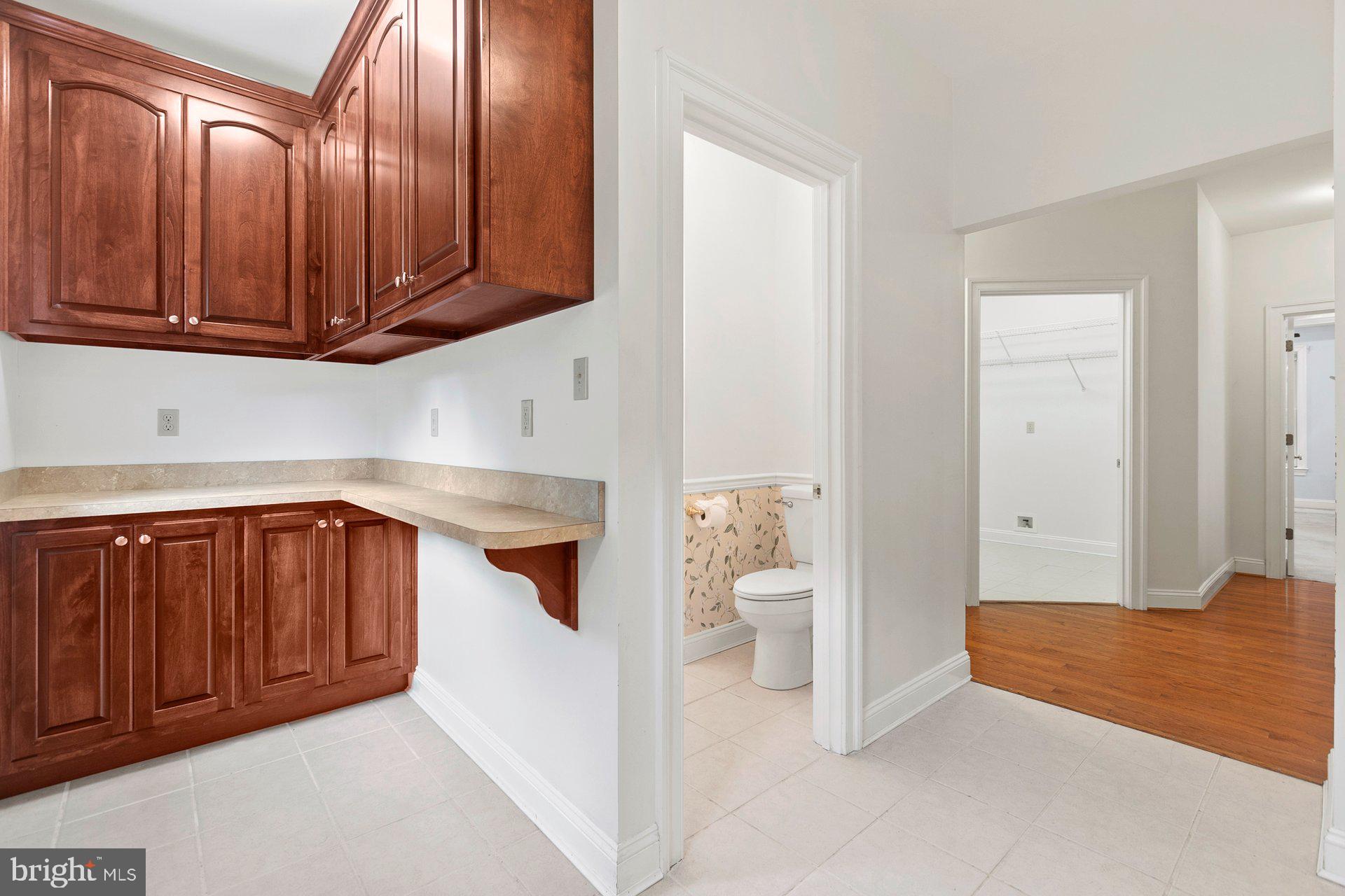 COLONIAL ESTATES - Residential