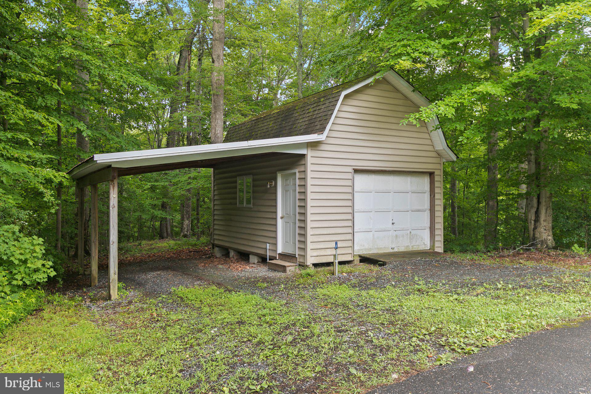 COLONIAL ESTATES - Residential