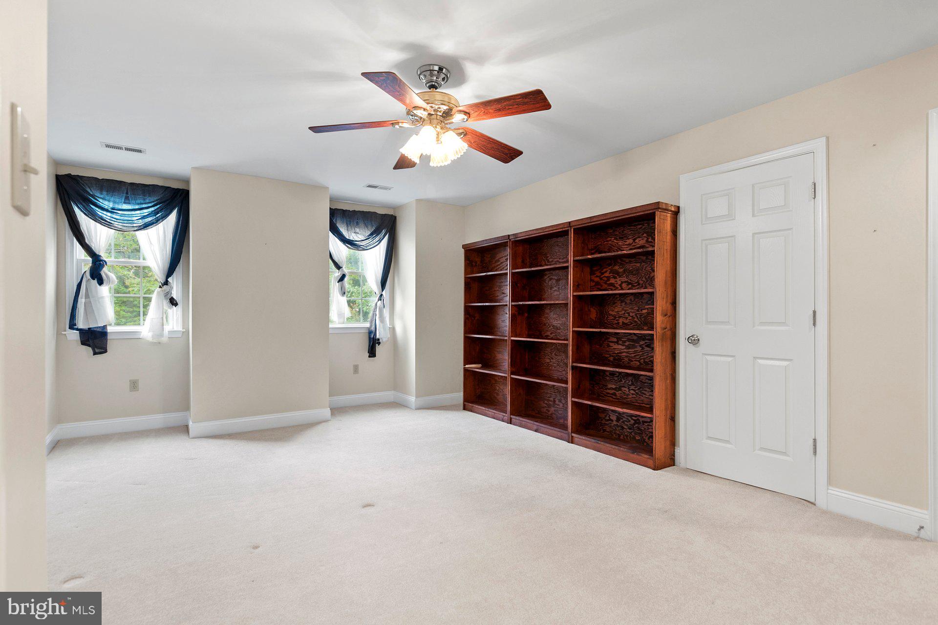 COLONIAL ESTATES - Residential