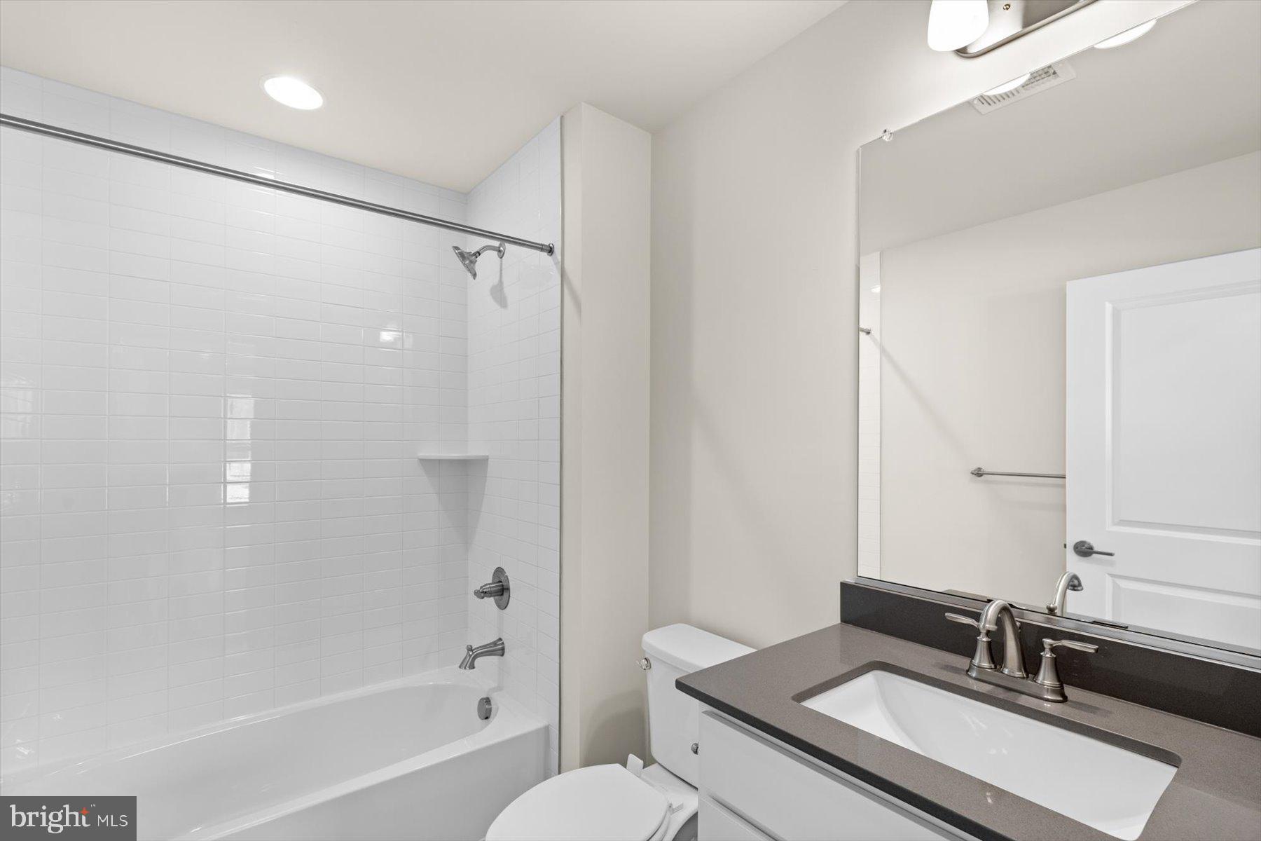 THE GRANARY AT DRAPER FARM - Residential