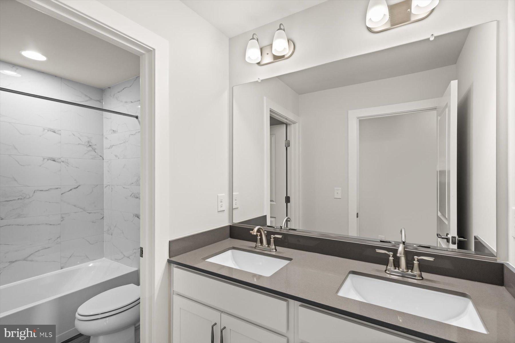 THE GRANARY AT DRAPER FARM - Residential