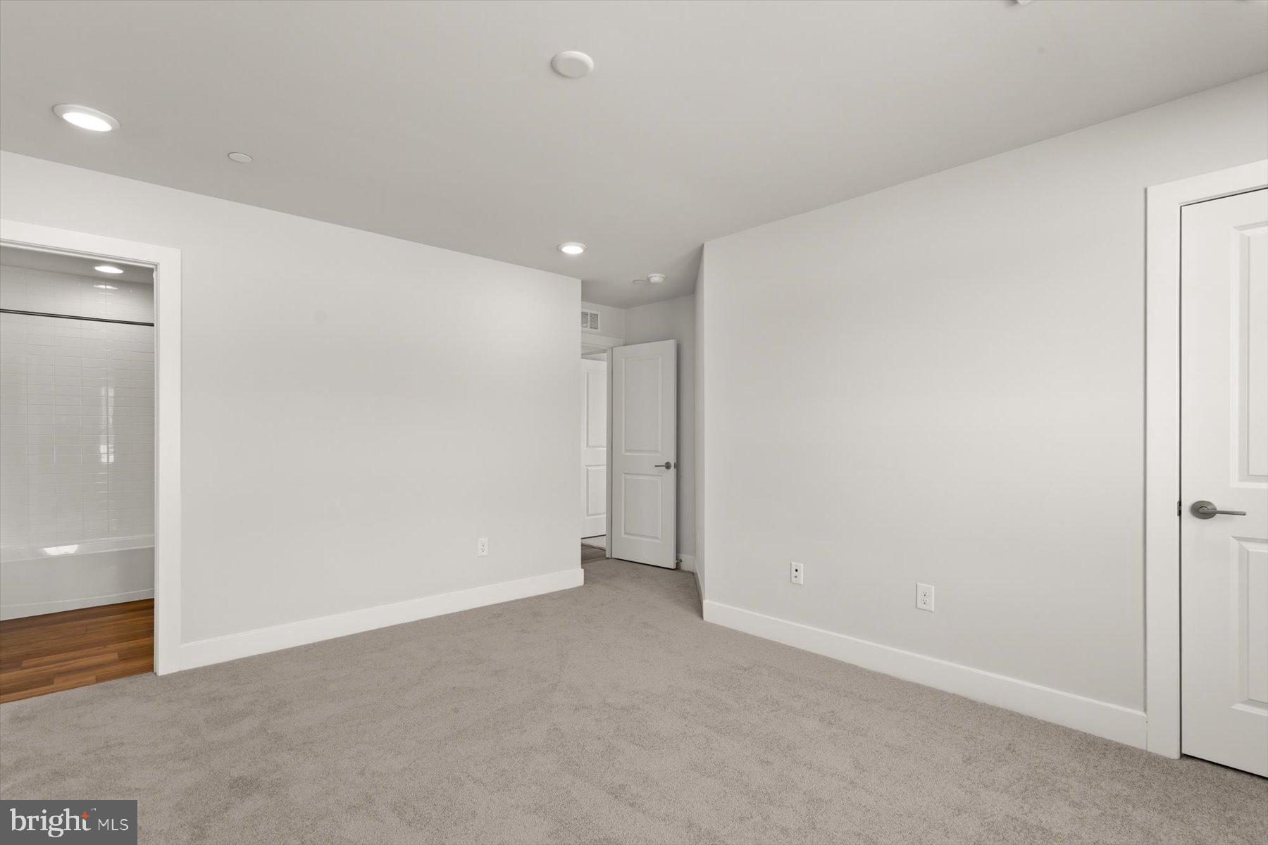 THE GRANARY AT DRAPER FARM - Residential