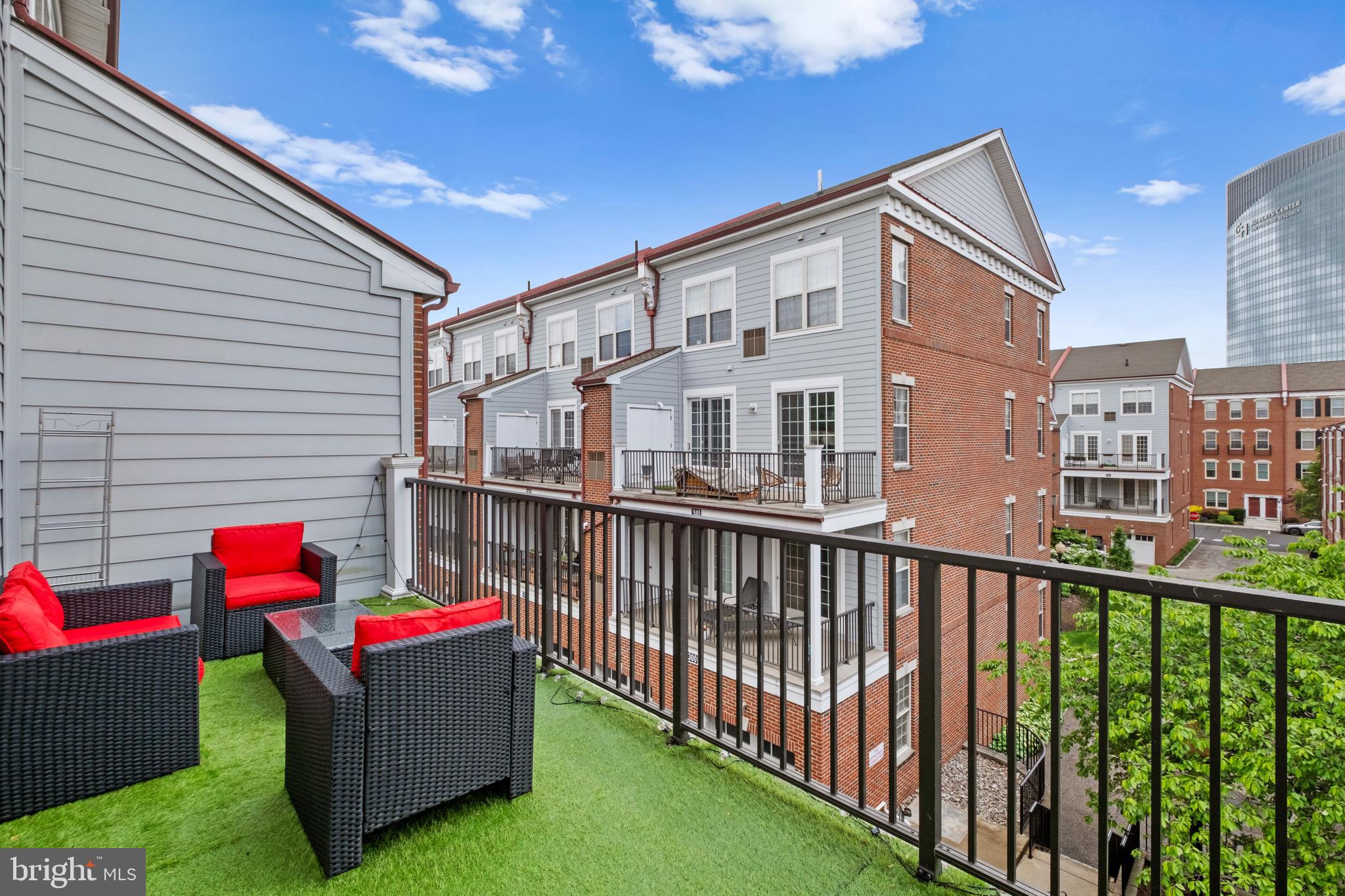 NAVAL SQUARE - Residential