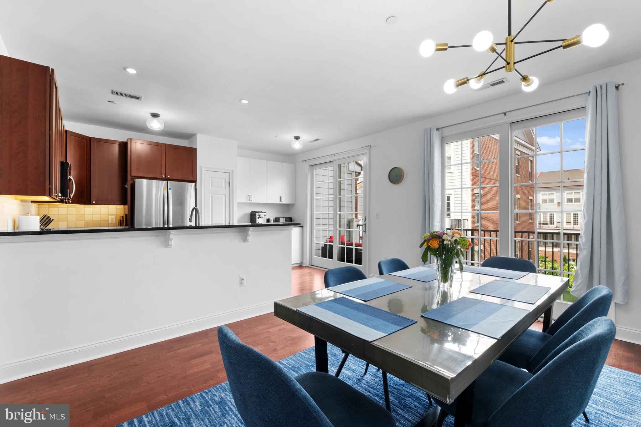 NAVAL SQUARE - Residential