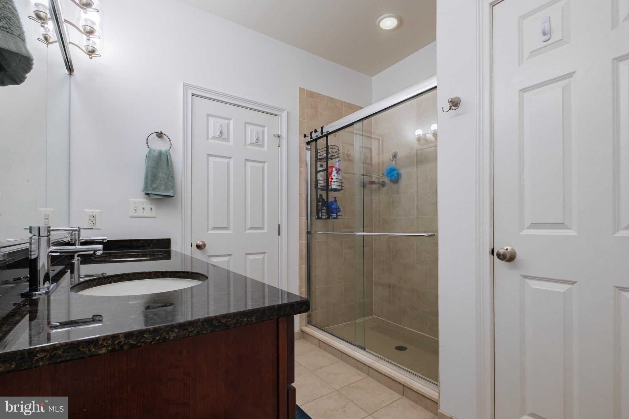 NAVAL SQUARE - Residential