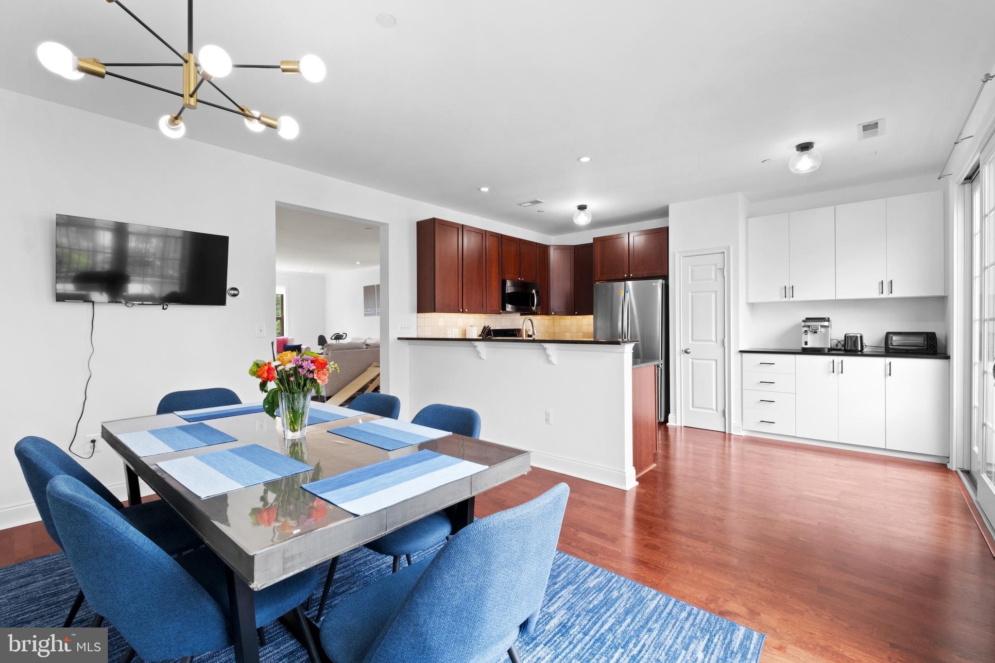 NAVAL SQUARE - Residential