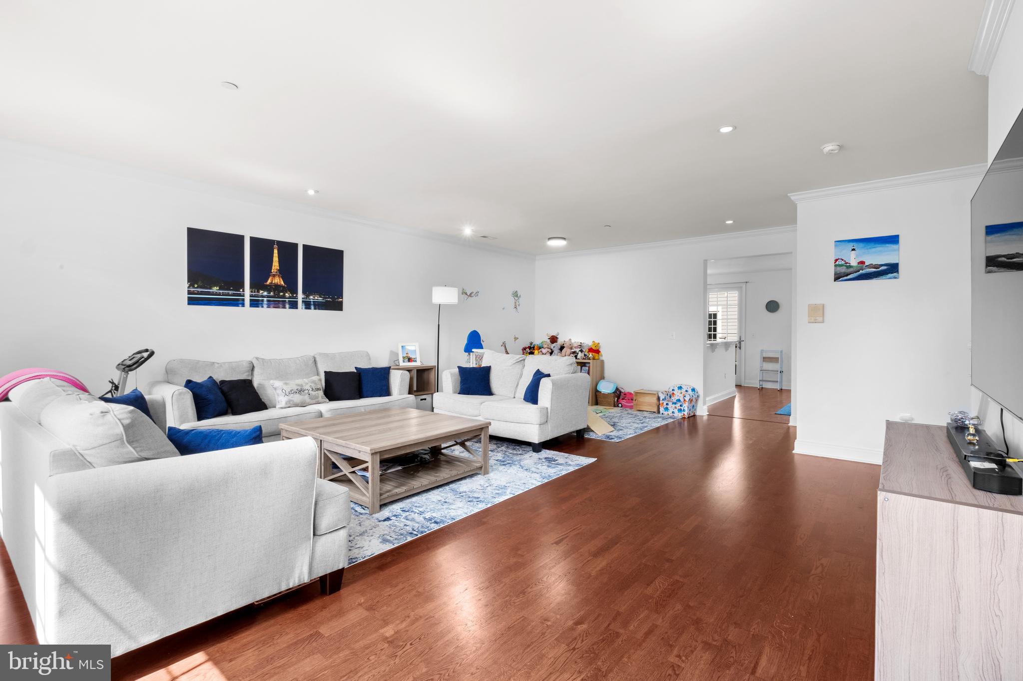 NAVAL SQUARE - Residential