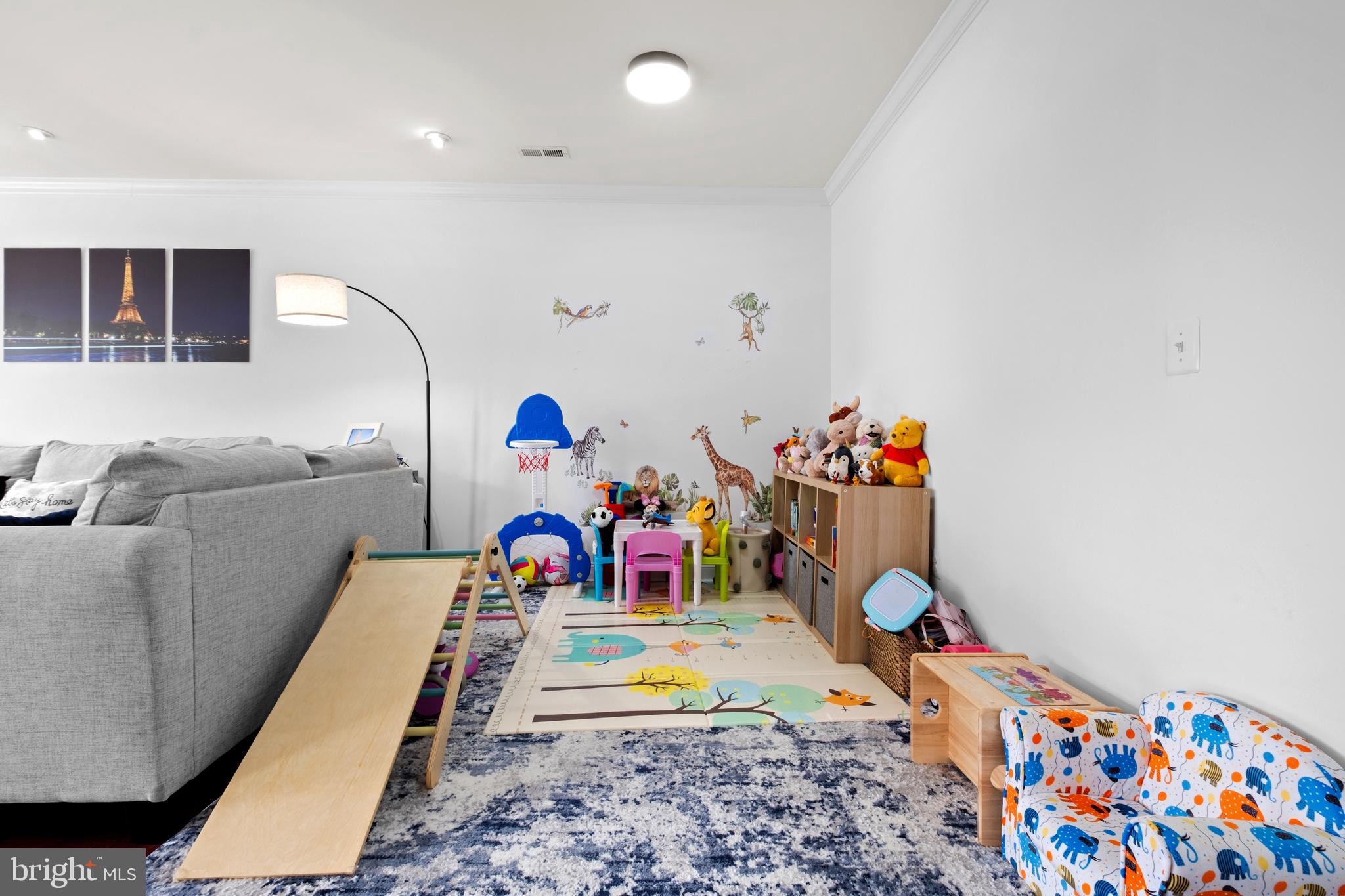 NAVAL SQUARE - Residential