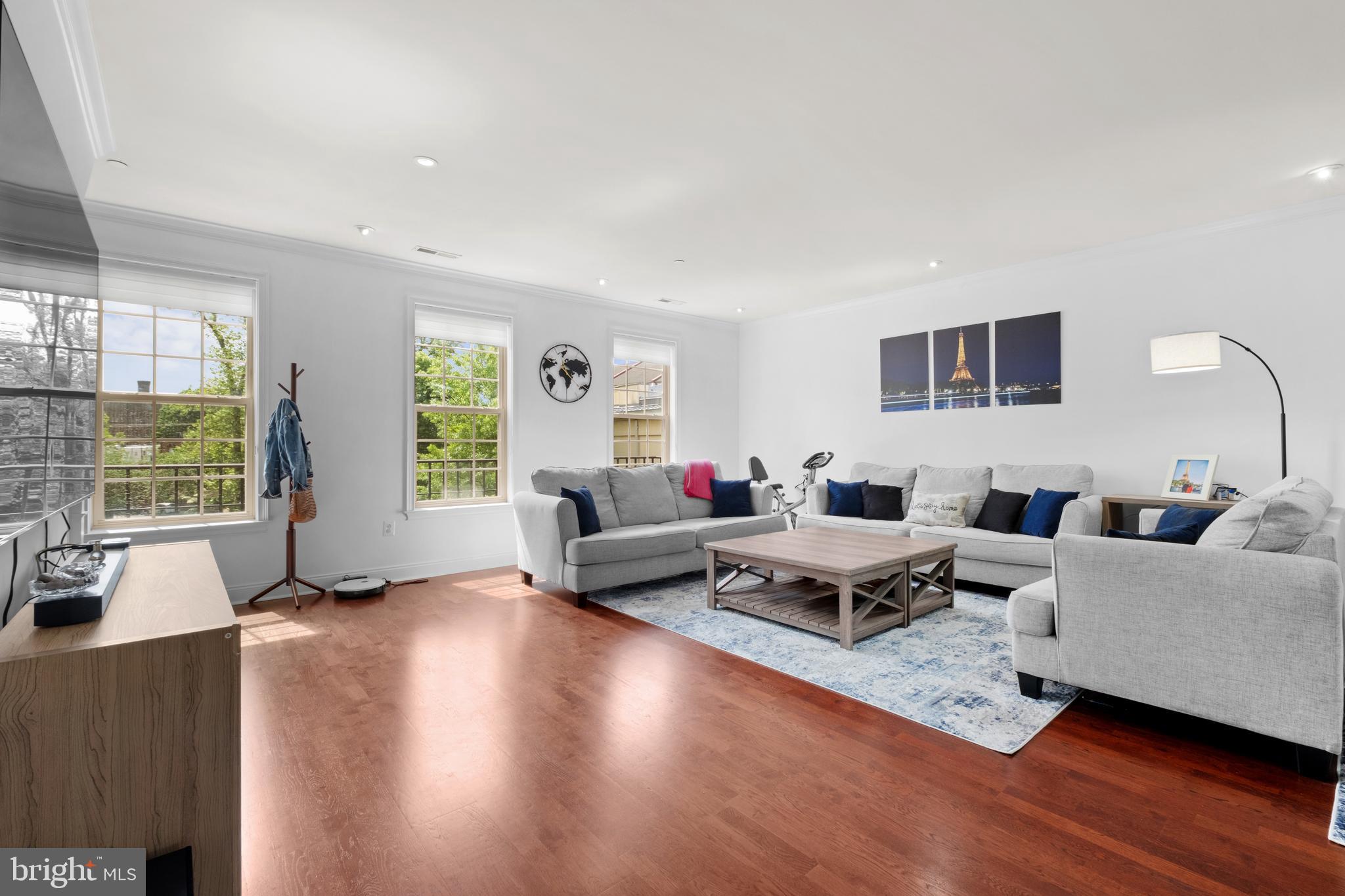 NAVAL SQUARE - Residential