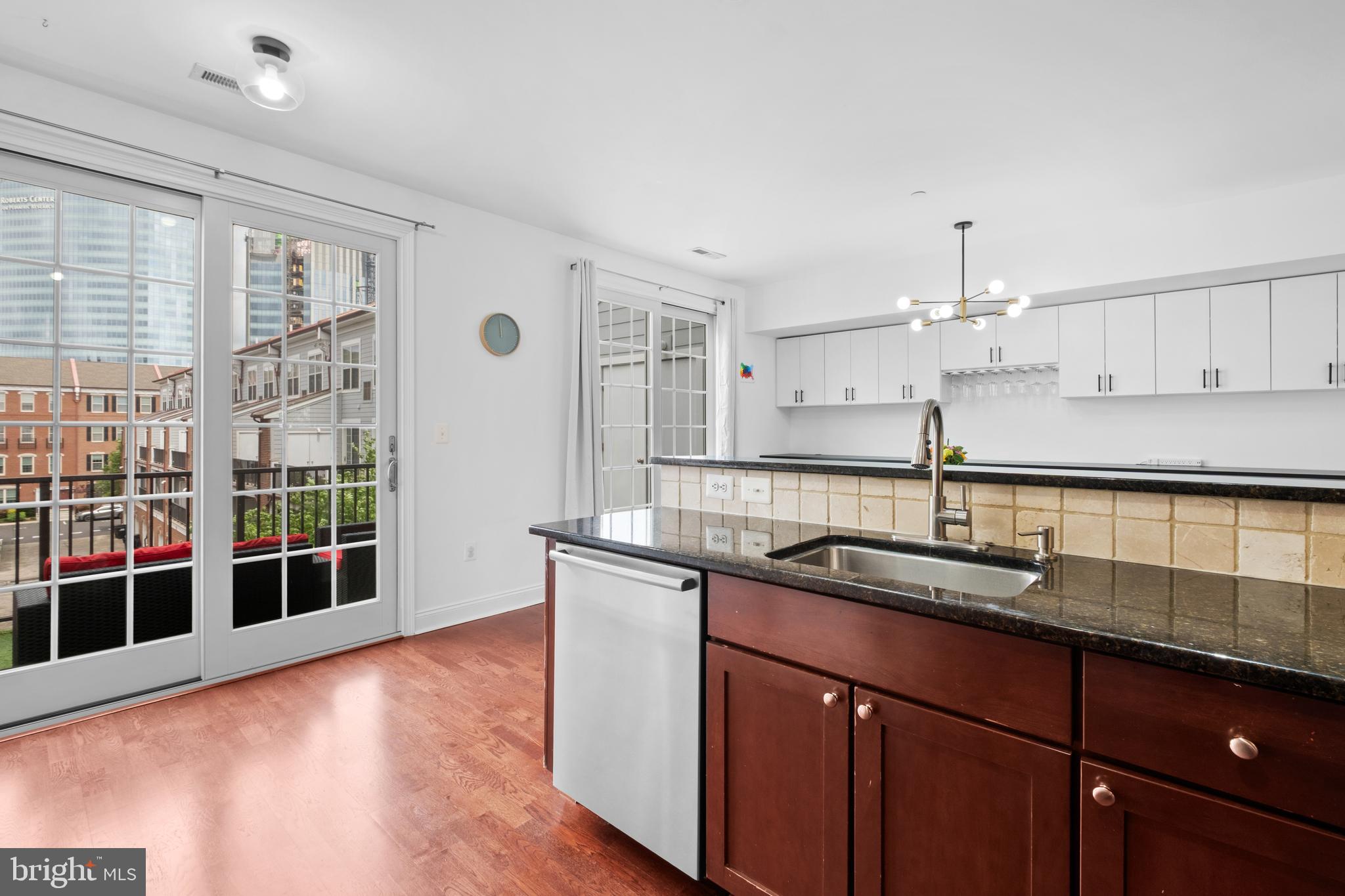 NAVAL SQUARE - Residential