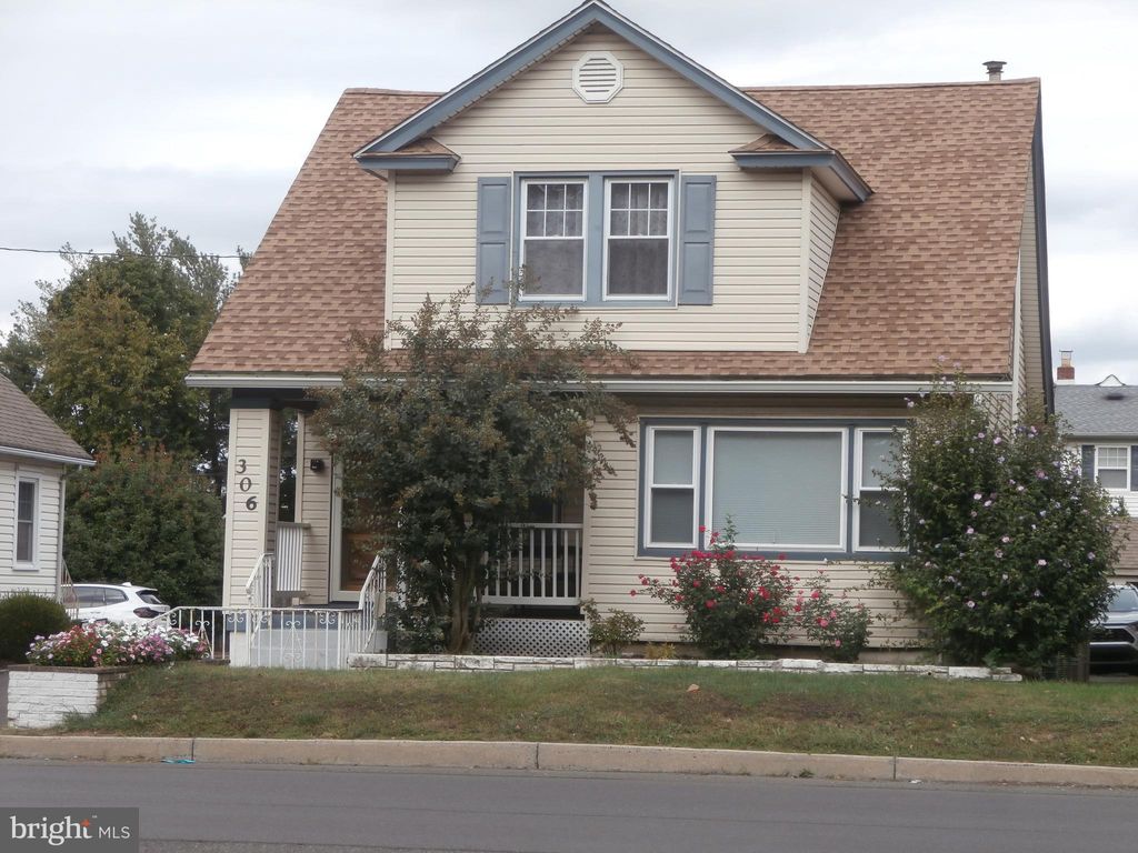 Photo of 306 N Oxford Valley Road, FAIRLESS HILLS, PA 19030 (MLS # PABU2080688)