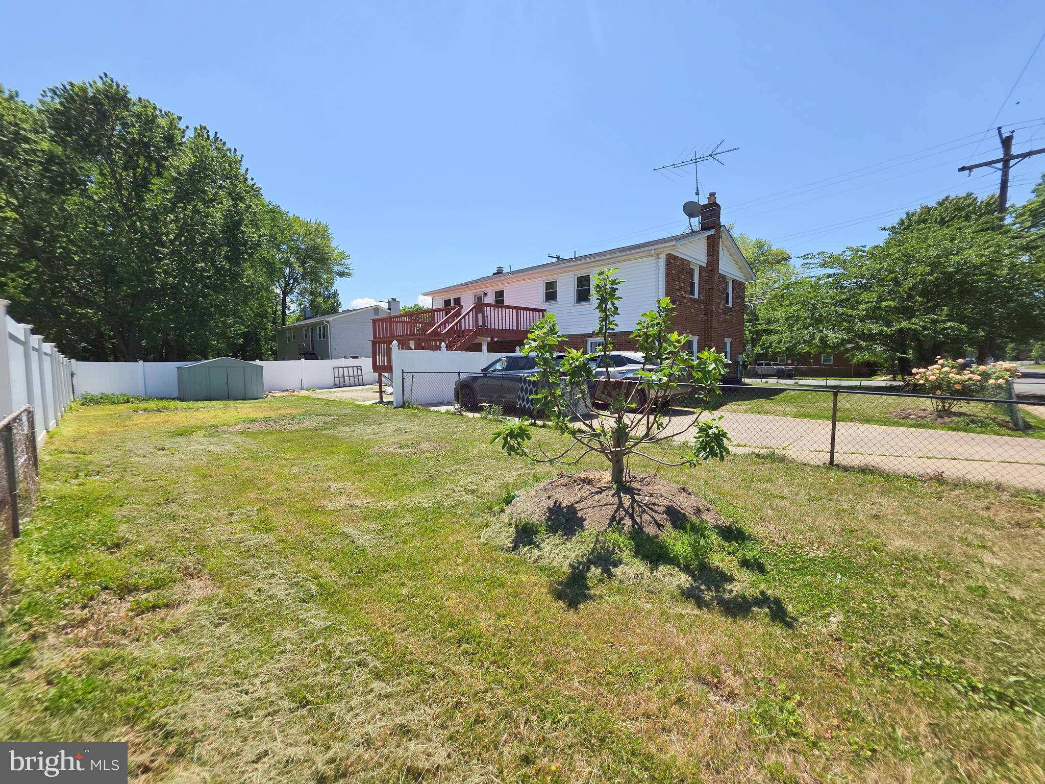 ANDREWS MANOR - Residential