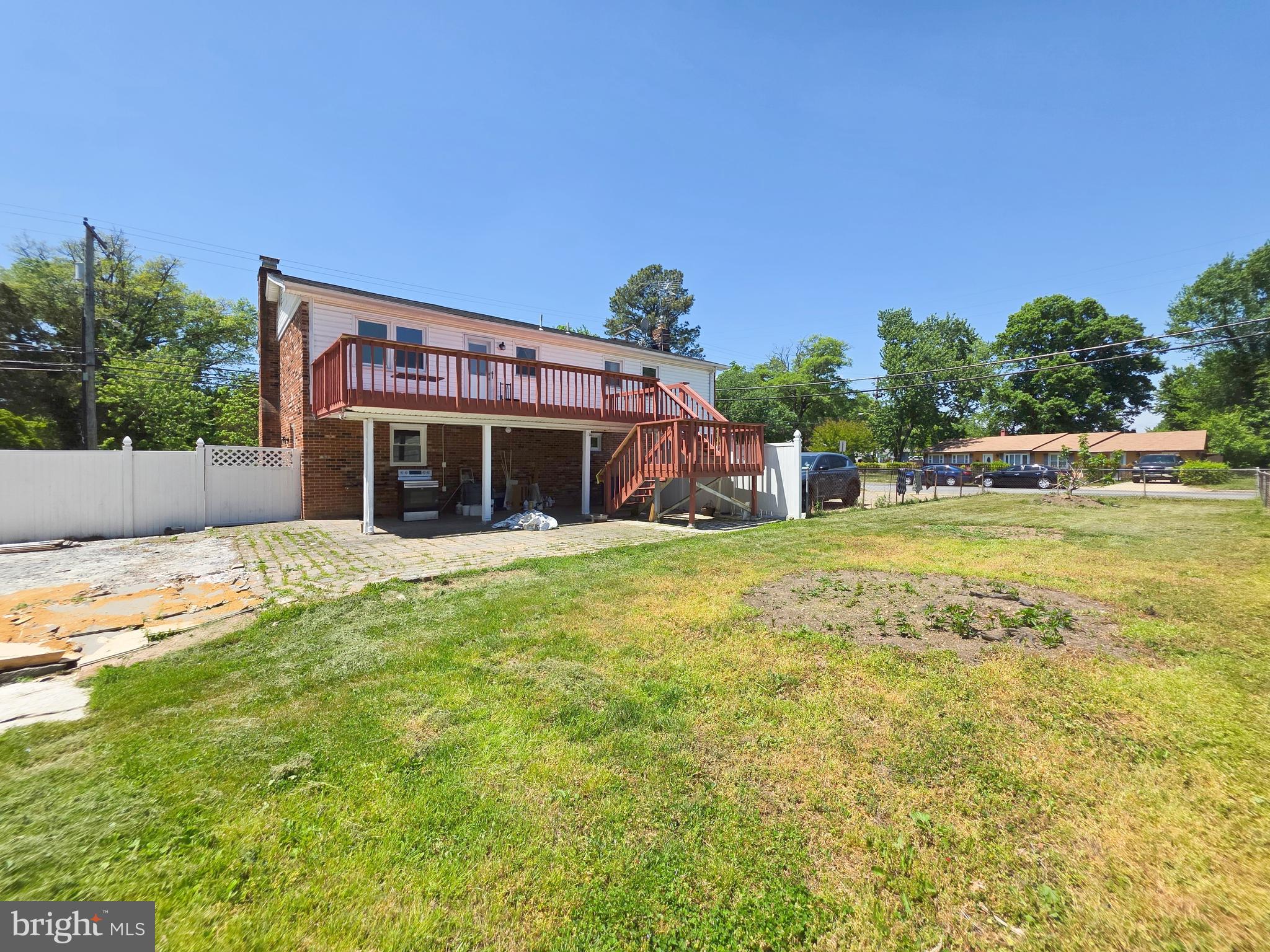 ANDREWS MANOR - Residential