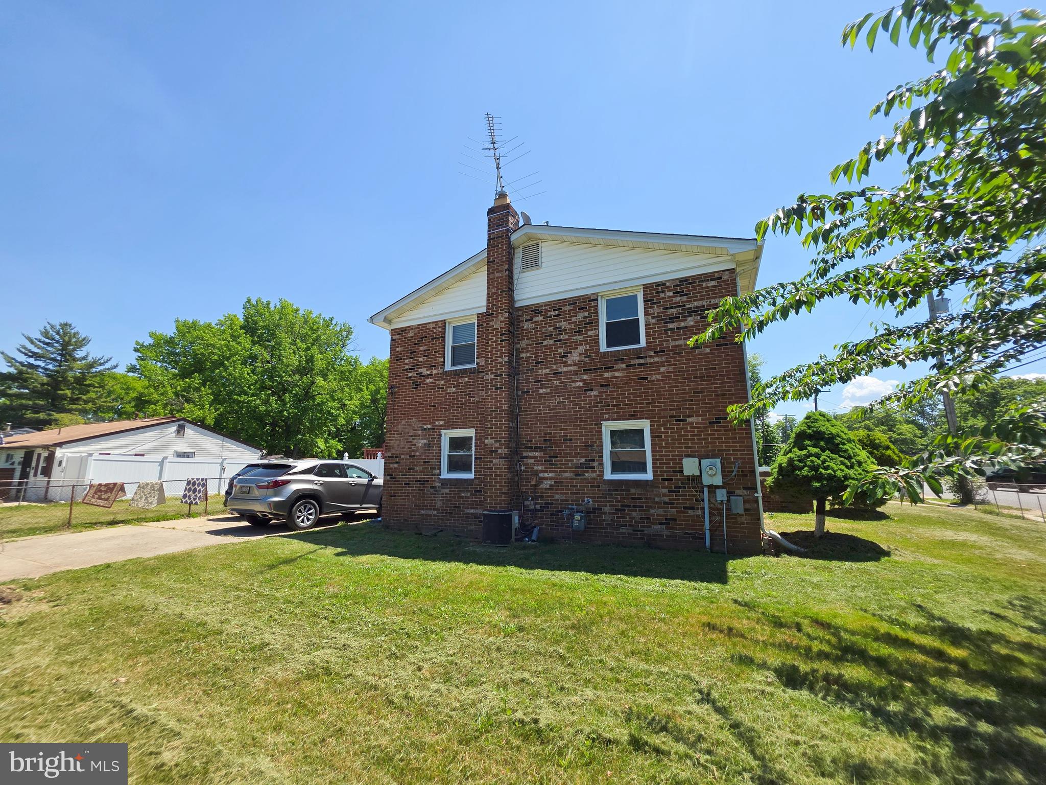 ANDREWS MANOR - Residential