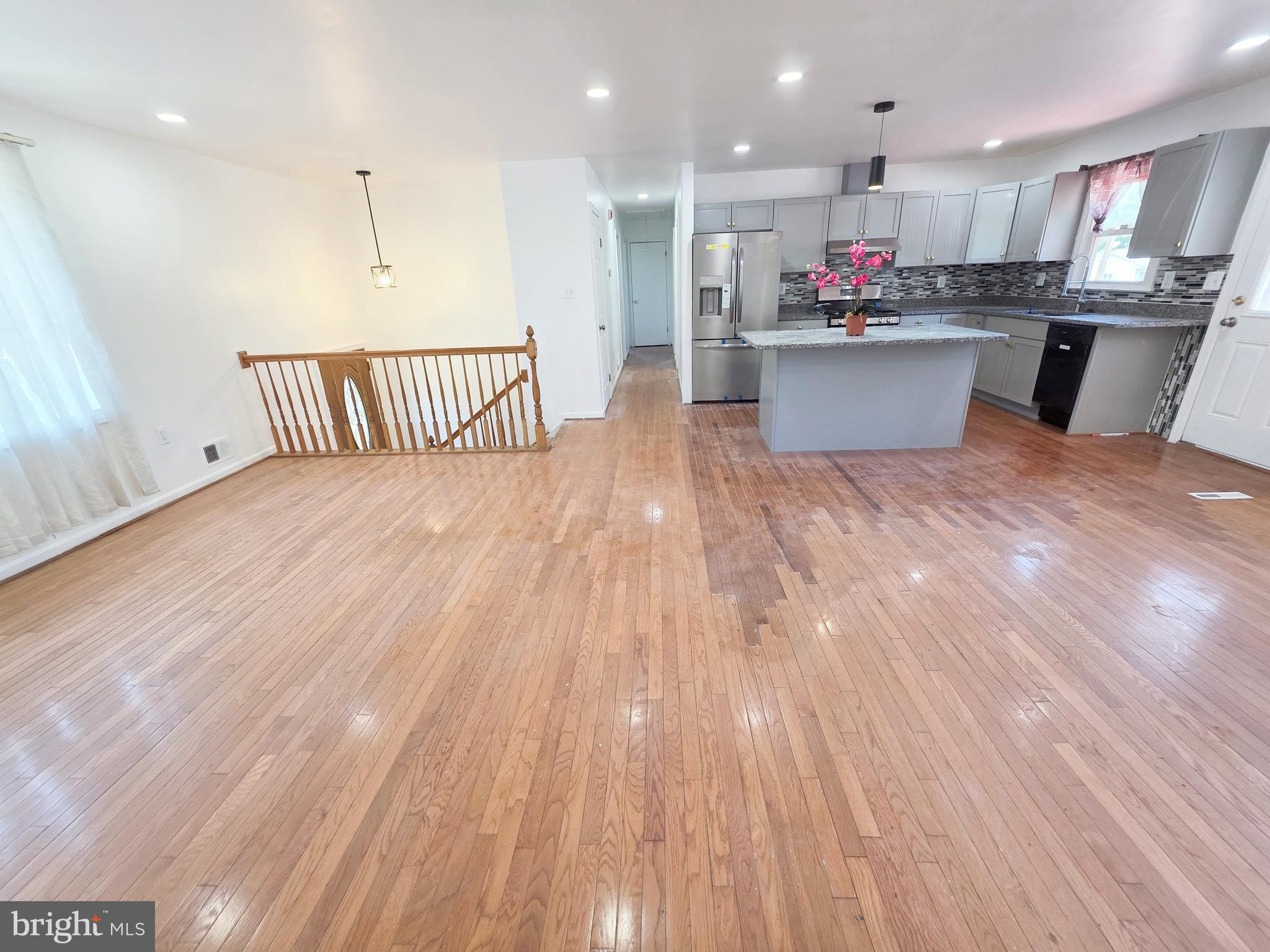 ANDREWS MANOR - Residential