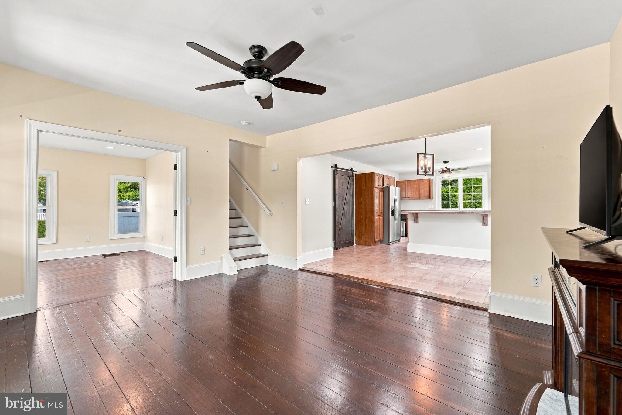 8 SEELEY ROAD