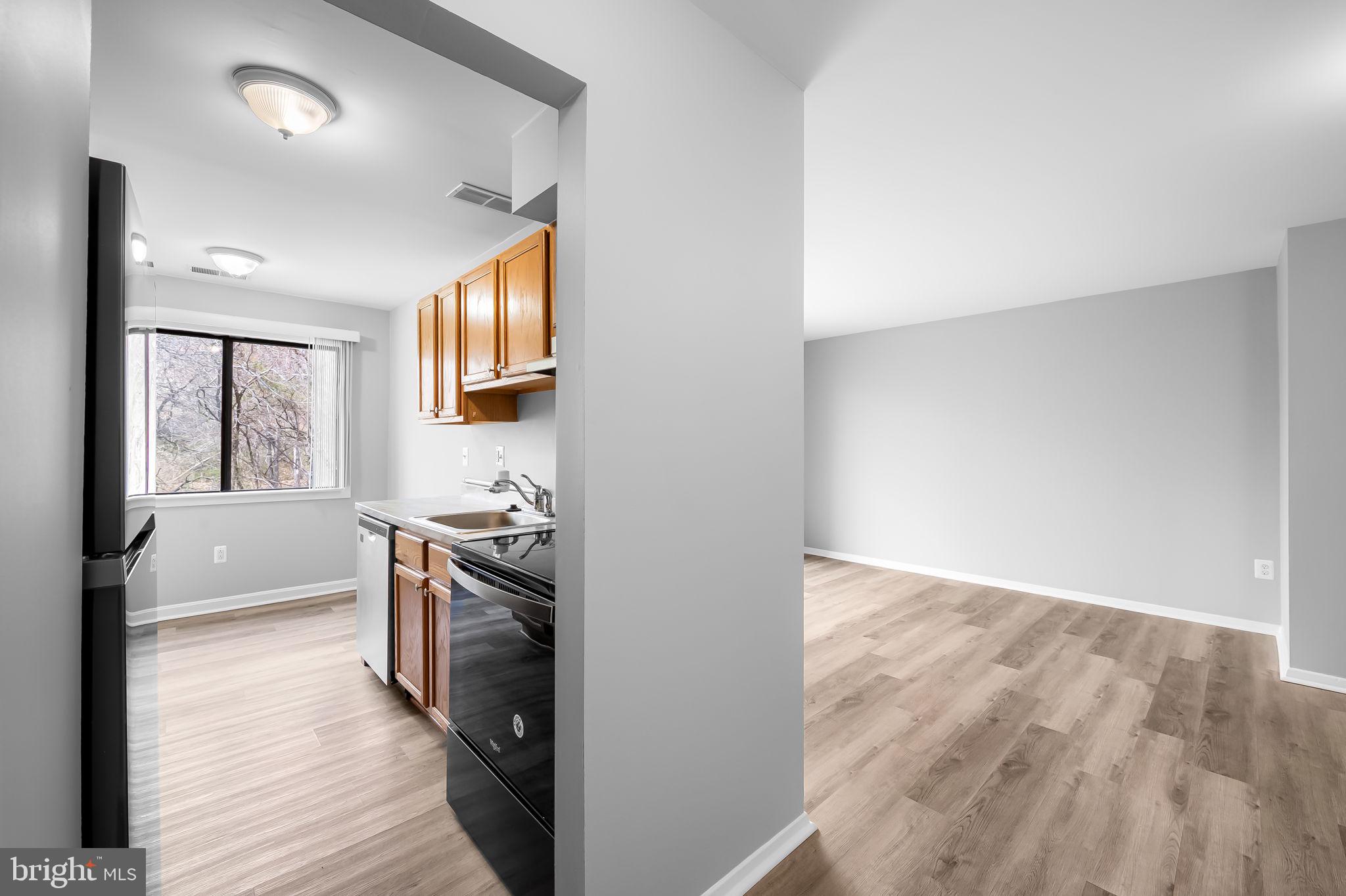 HAMPSTEAD VALLEY - Residential