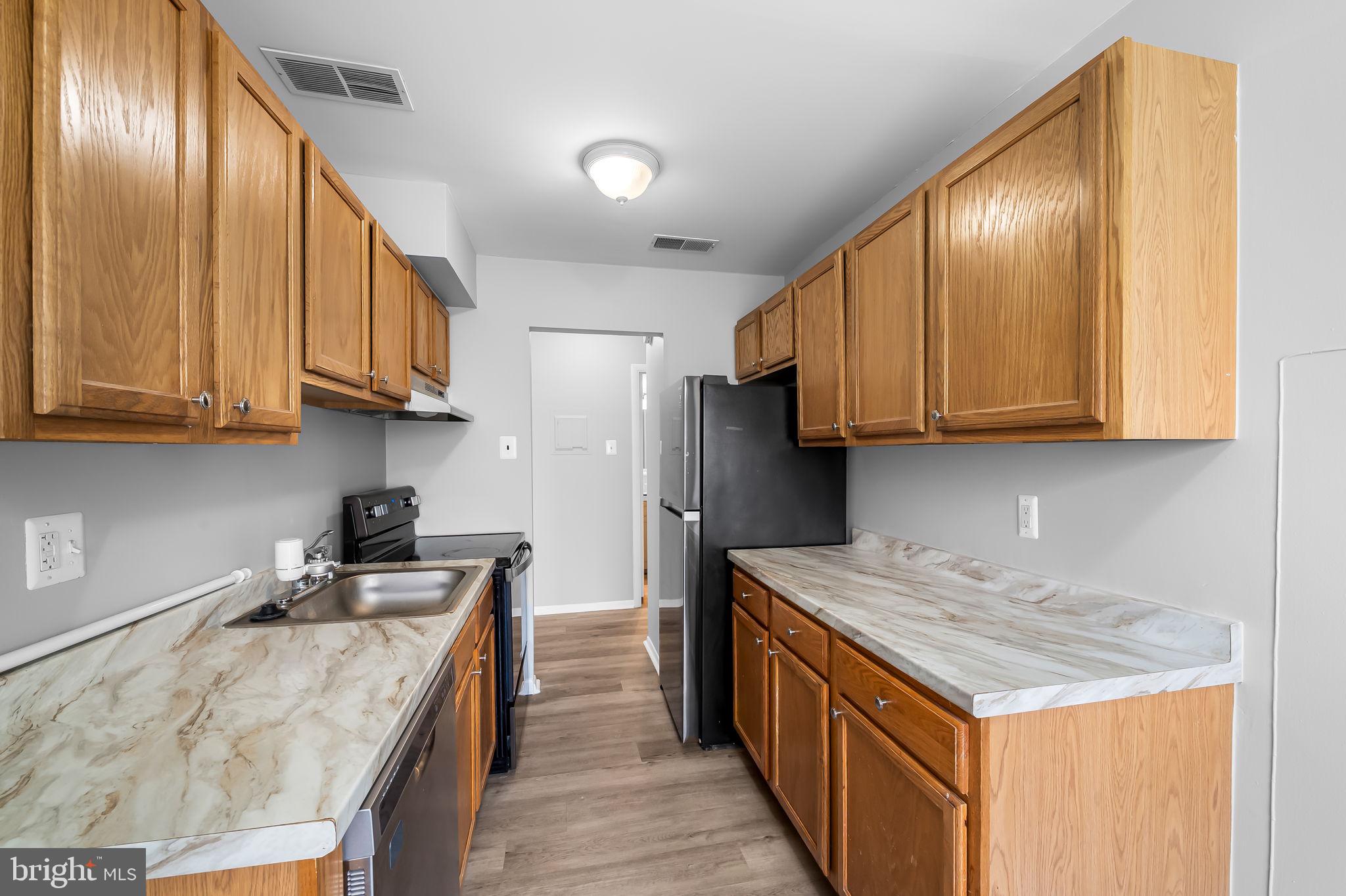 HAMPSTEAD VALLEY - Residential