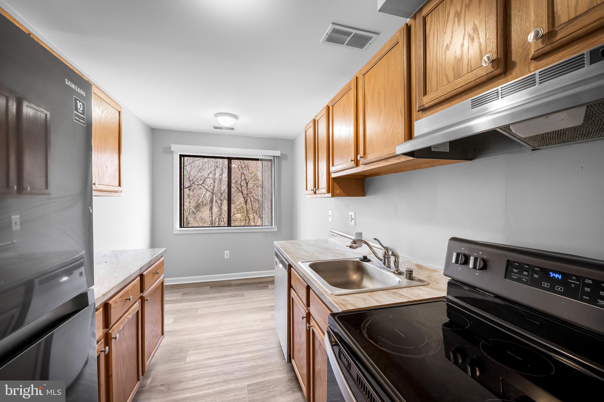 HAMPSTEAD VALLEY - Residential