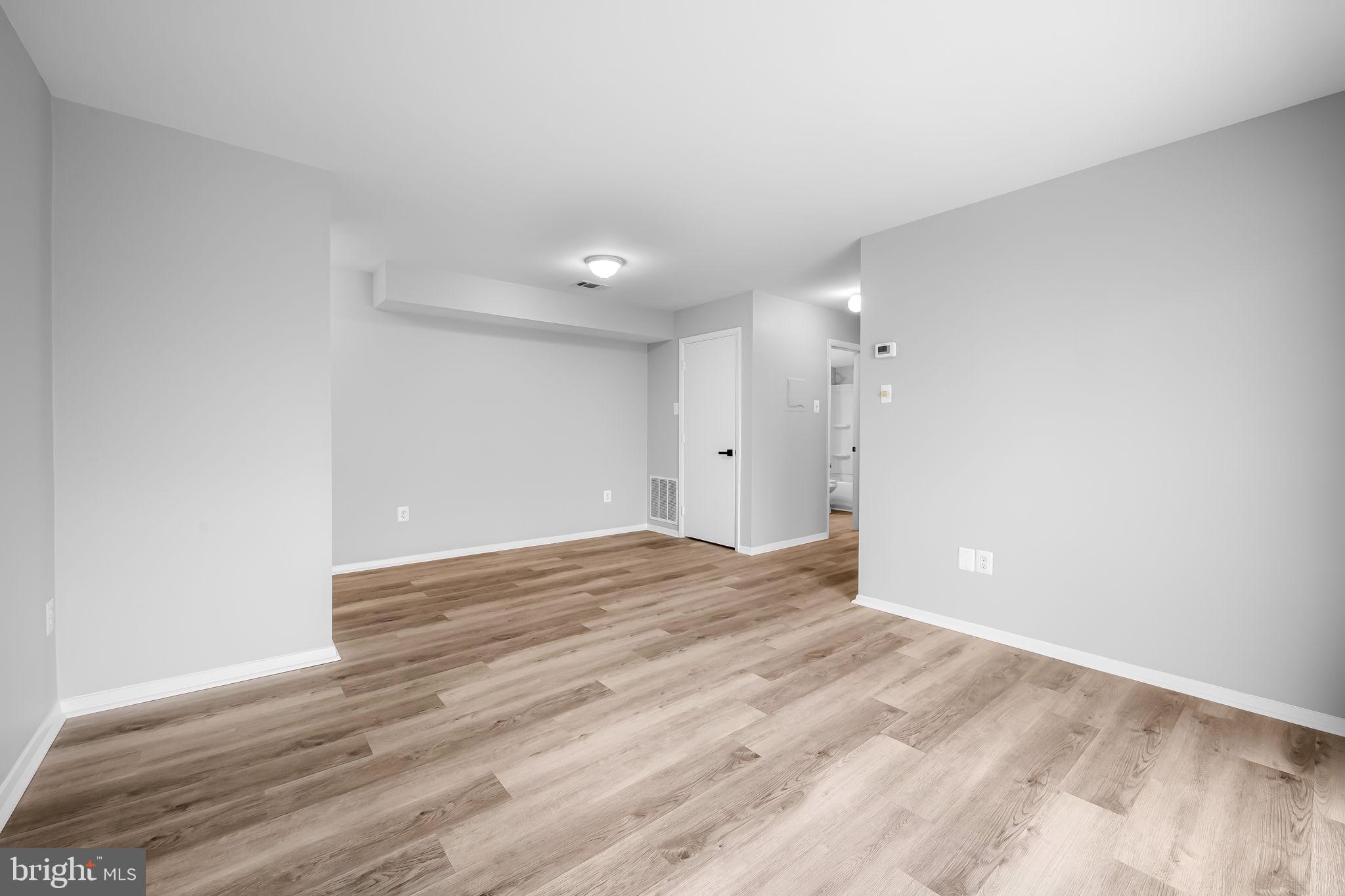 HAMPSTEAD VALLEY - Residential