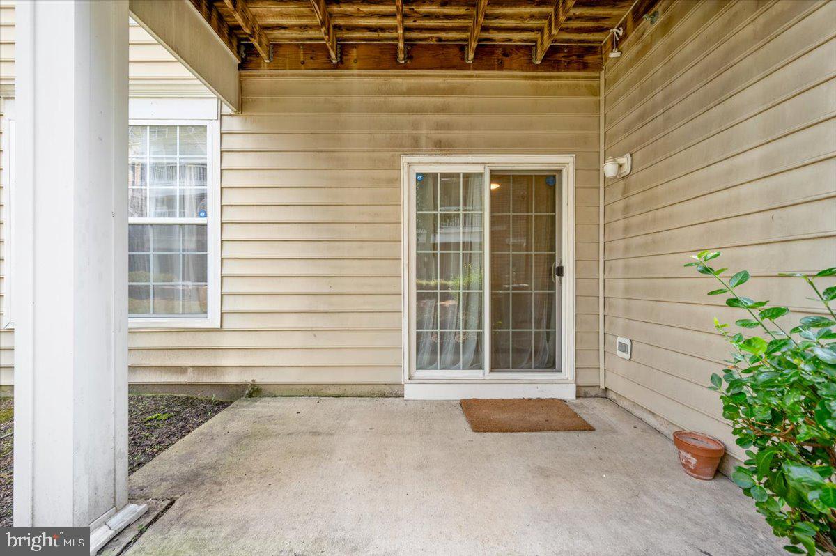 HAMPSHIRE HALL CONDO - Residential