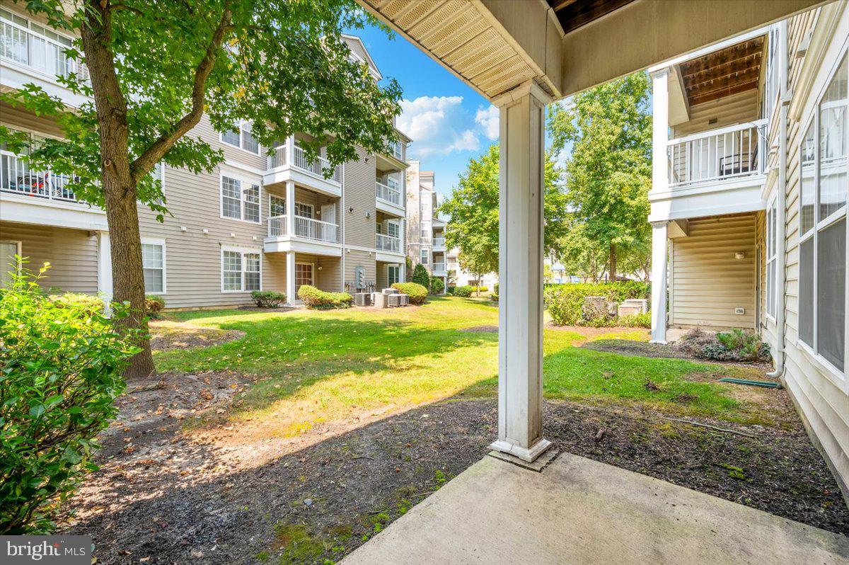 HAMPSHIRE HALL CONDO - Residential