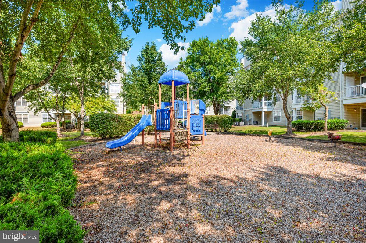 HAMPSHIRE HALL CONDO - Residential