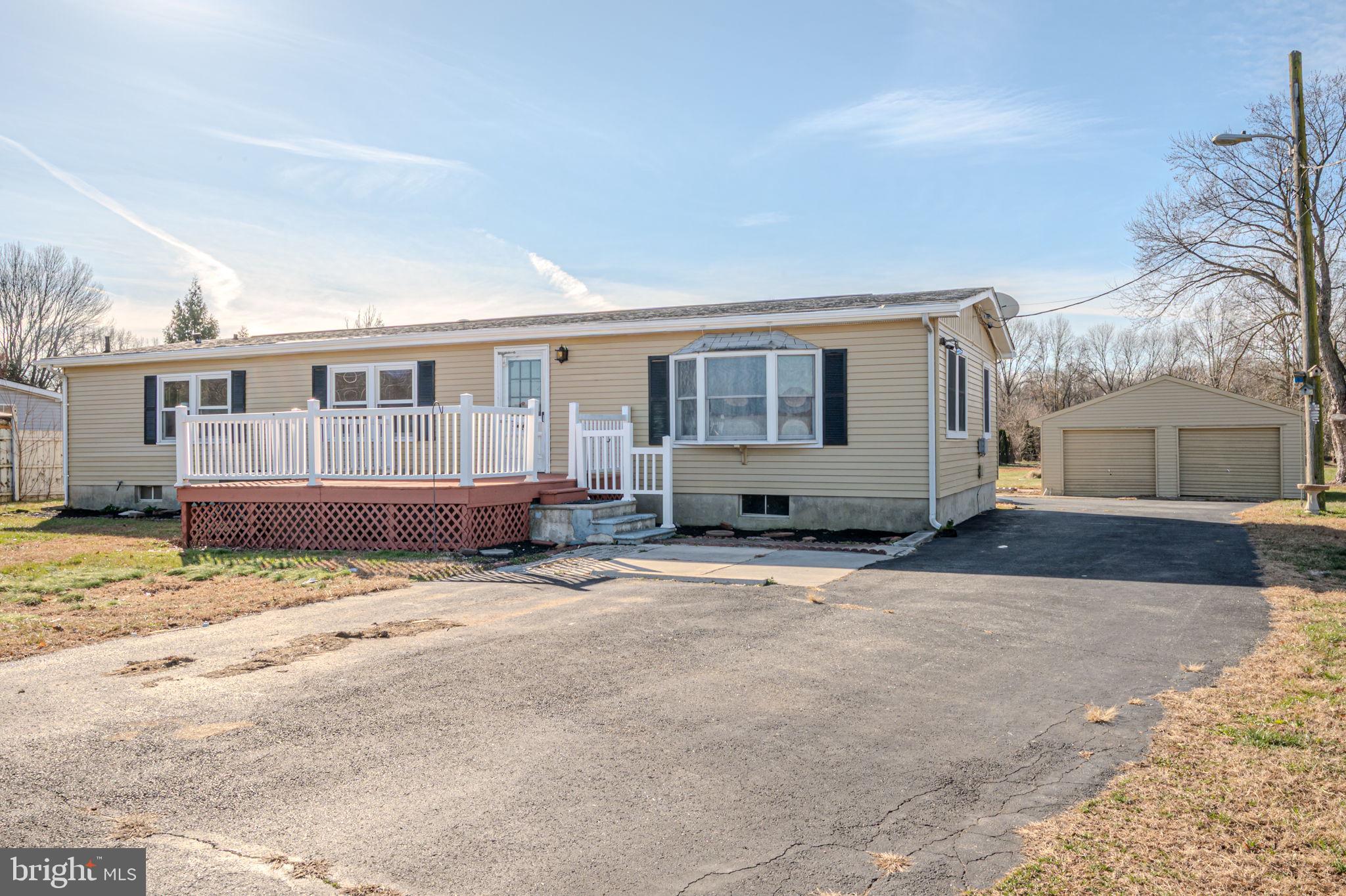 946 VANDYKE GREENSPRING ROAD